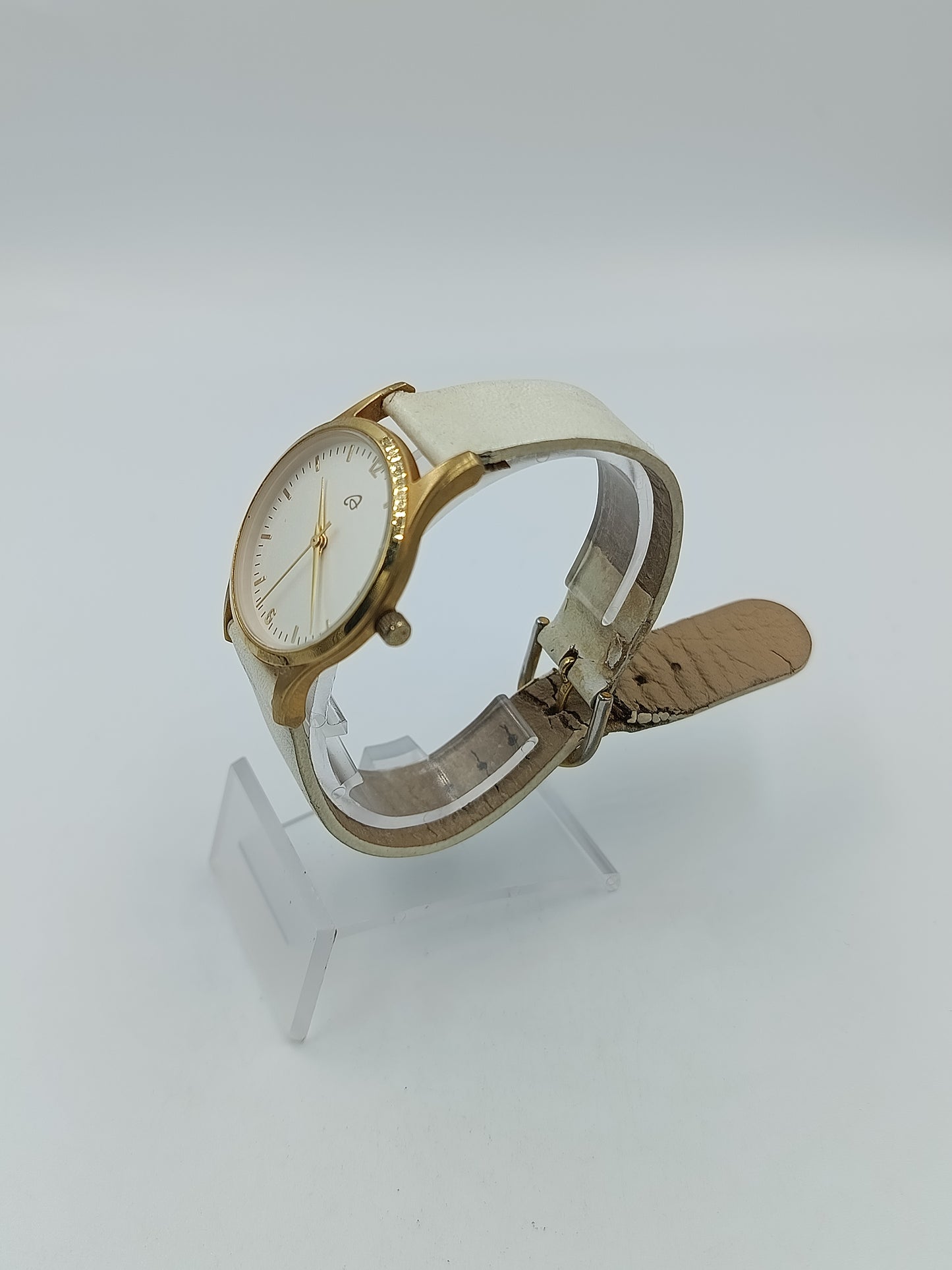 Elegante Gold Damenuhr – Schlichtes Zifferblatt & helles Lederband