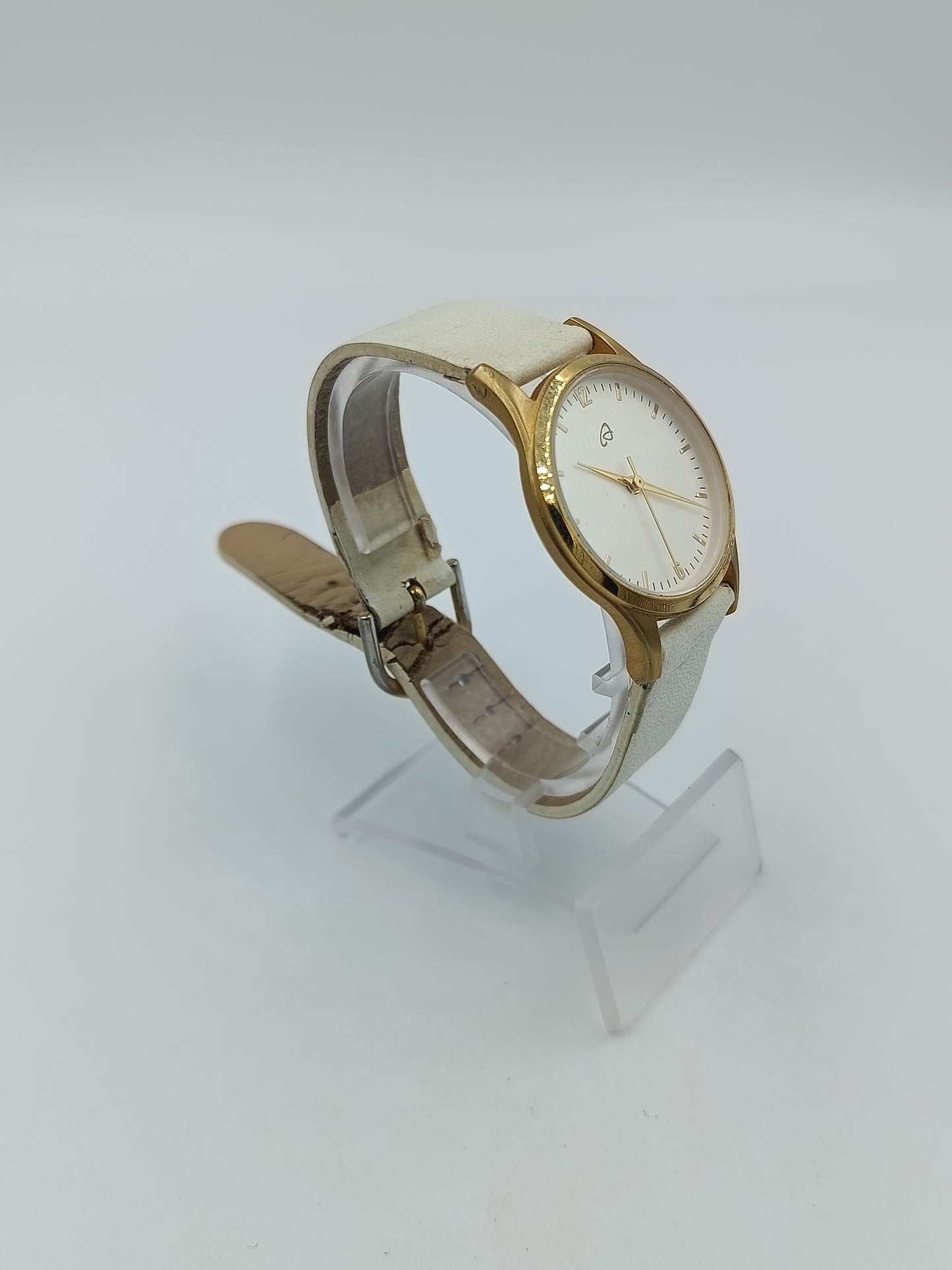 Elegante Gold Damenuhr – Schlichtes Zifferblatt & helles Lederband