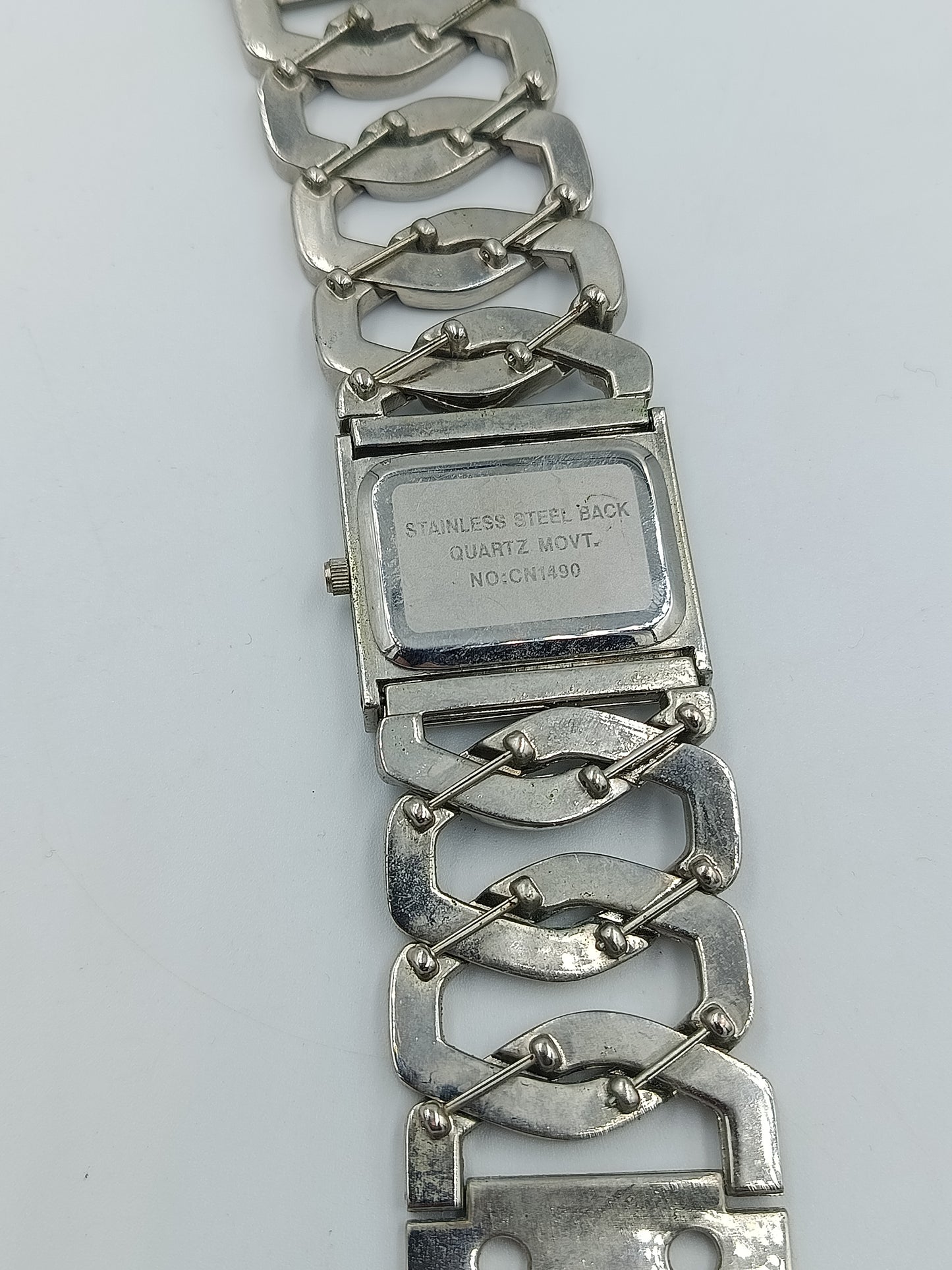 Pretty Quarz Armbanduhr Silberfarben mit Strassbesatz und Gliederarmband