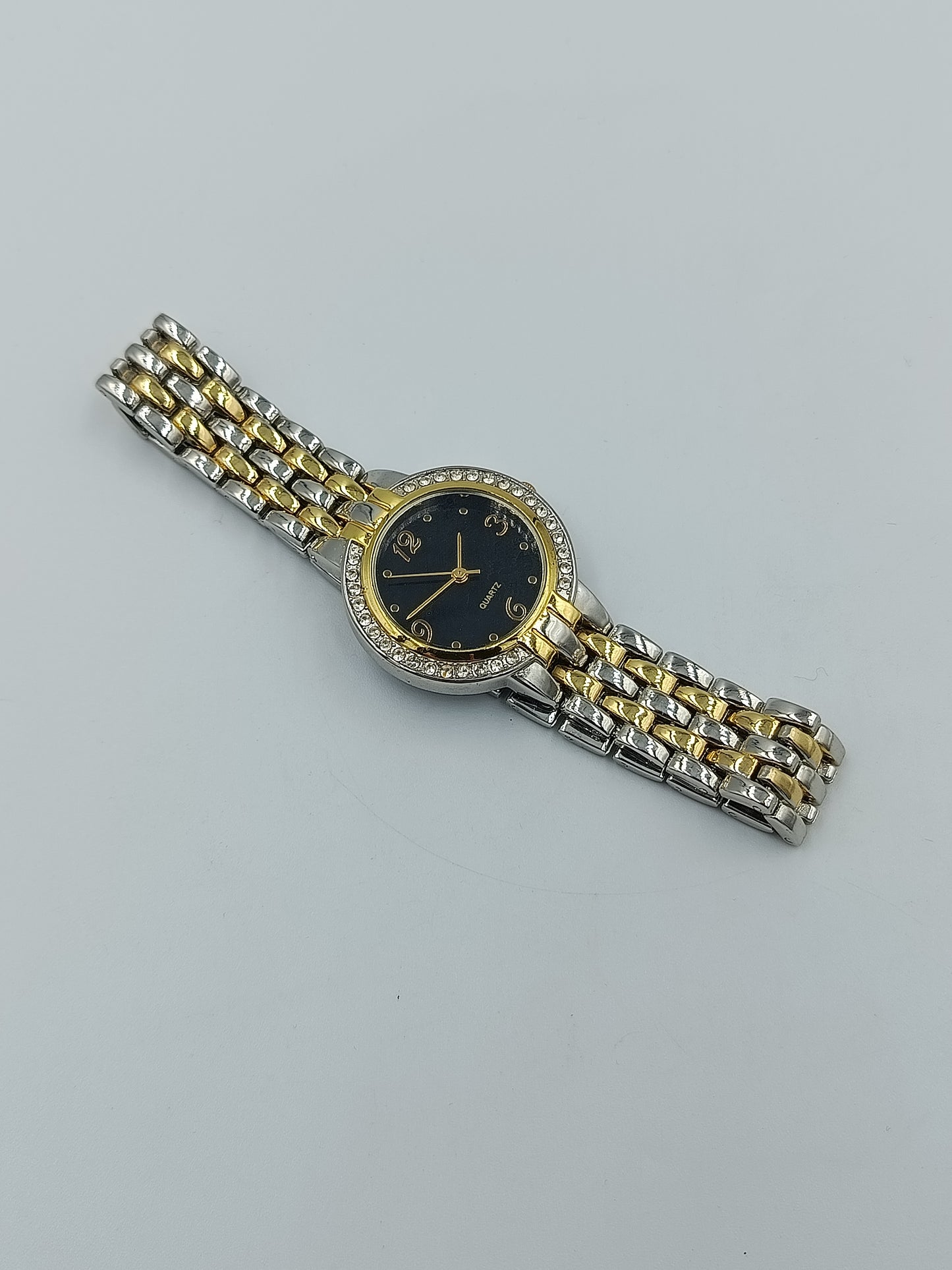 Damenuhr Bicolor Strass – Elegante Quartz Uhr mit schwarzem Blatt