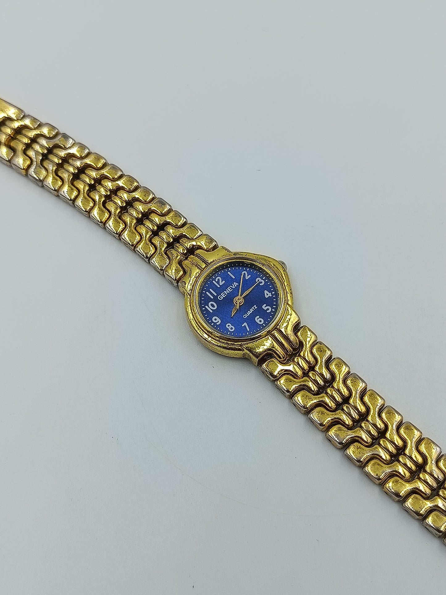 Elegante Geneva Uhr Goldfarben – Blaues Zifferblatt & Metall