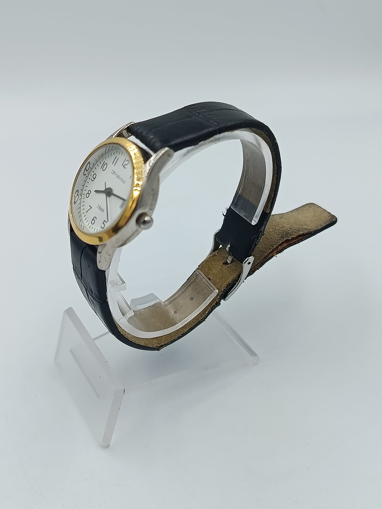Fabiani Damenarmbanduhr mit Datumsanzeige Lederarmband und goldfarbener Lünette