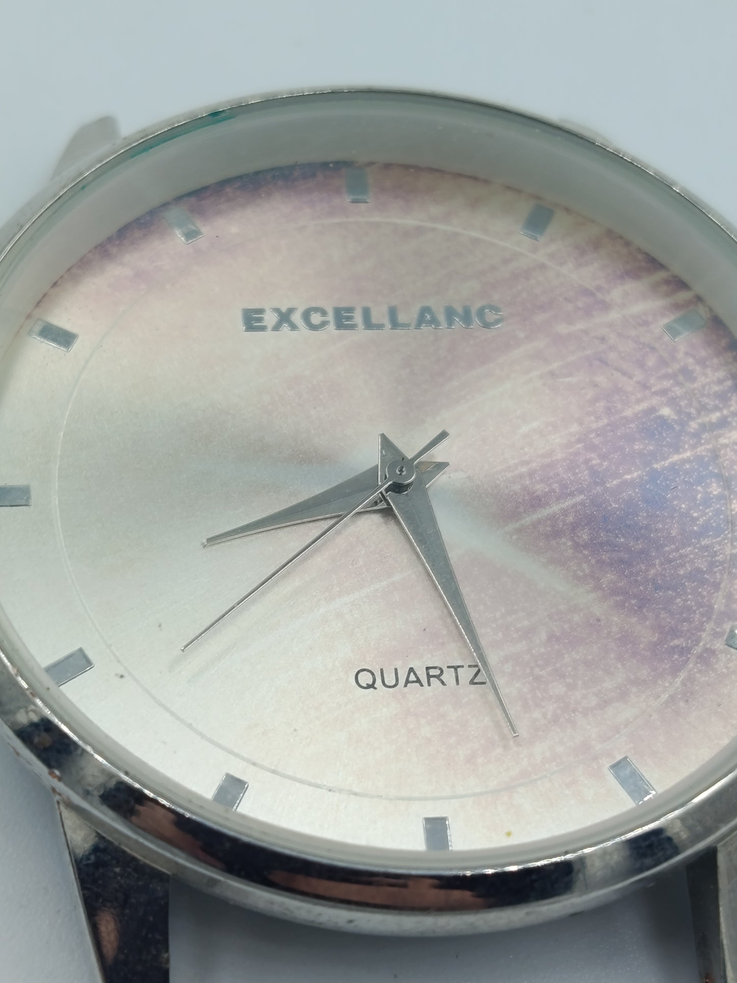 Excellanc Quartz Armbanduhr Perlmuttoptik Zifferblatt silberfarben