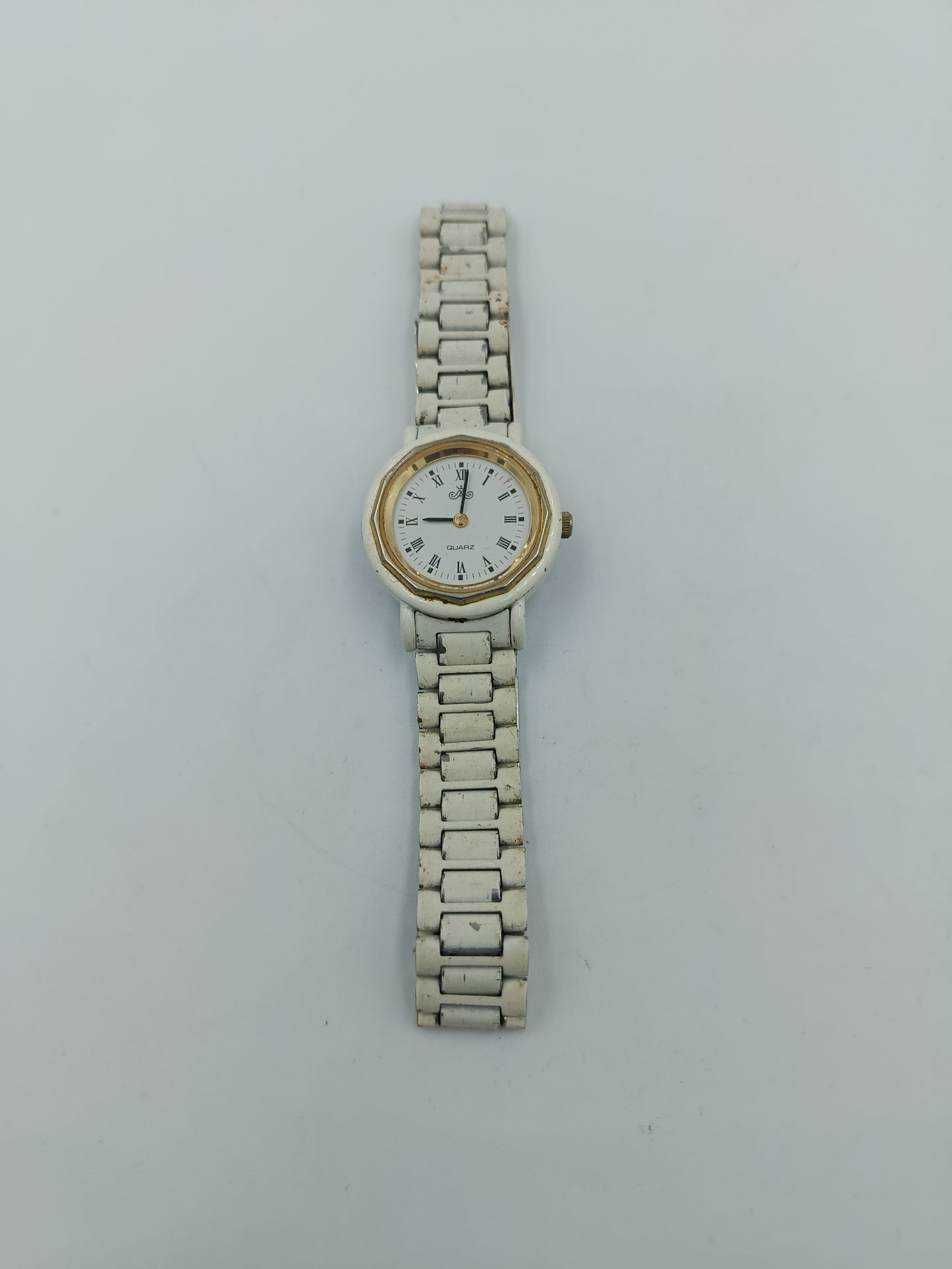 Elegante Damen Armbanduhr mit weißem Metallband und römischen Ziffern Quartz