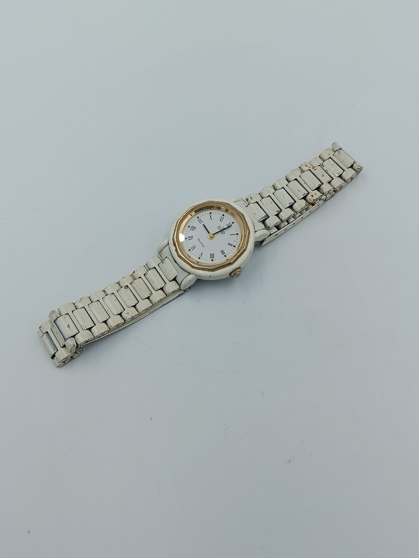 Elegante Damen Armbanduhr mit weißem Metallband und römischen Ziffern Quartz