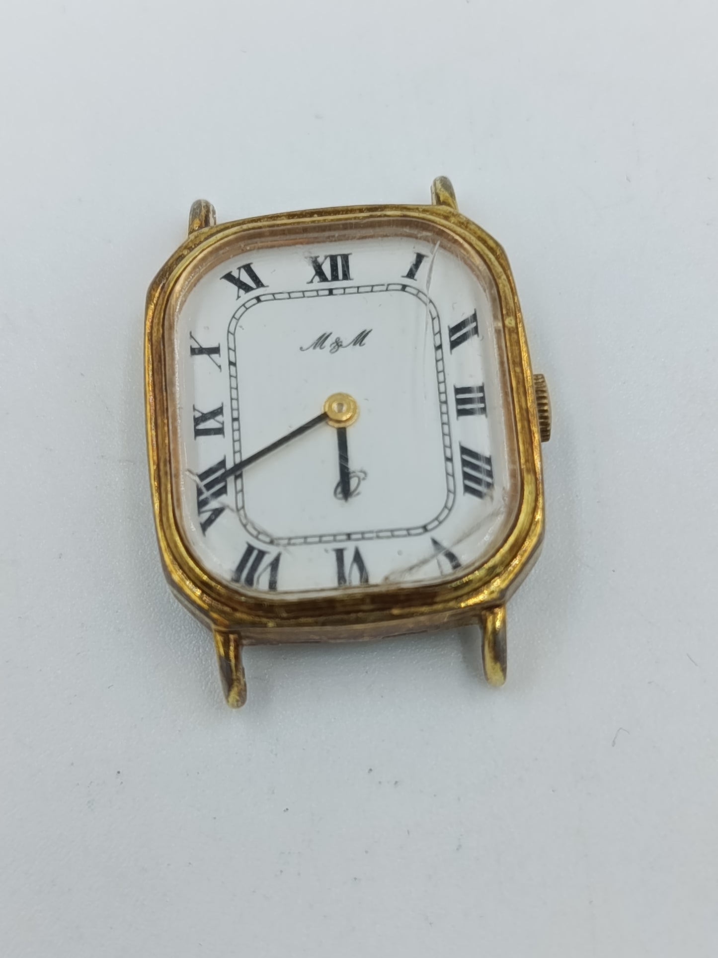 Klassische kleine Damen Armbanduhr in Goldoptik mit römischen Ziffern