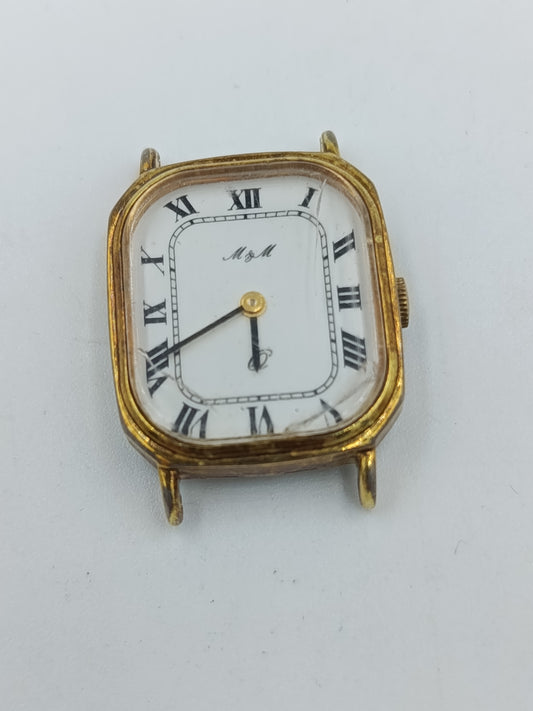 Klassische kleine Damen Armbanduhr in Goldoptik mit römischen Ziffern
