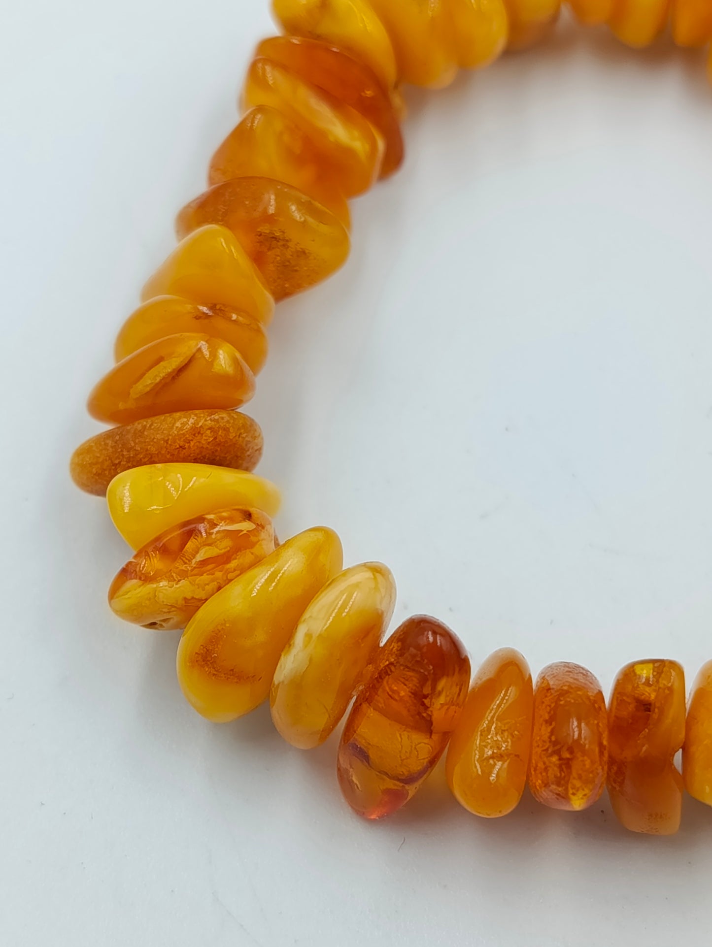 Wunderschönes Bernstein Armband elastisch in Honigfarben Naturstein