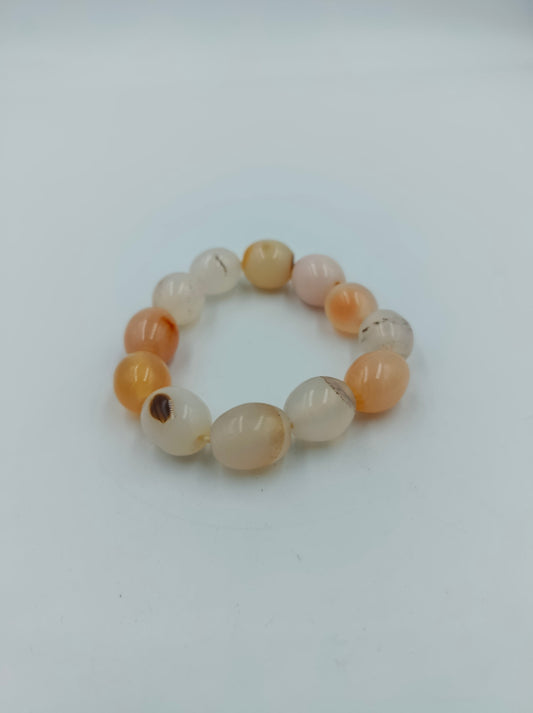 Perlen Armband elastisch: Dekorativ in Creme & Apricot