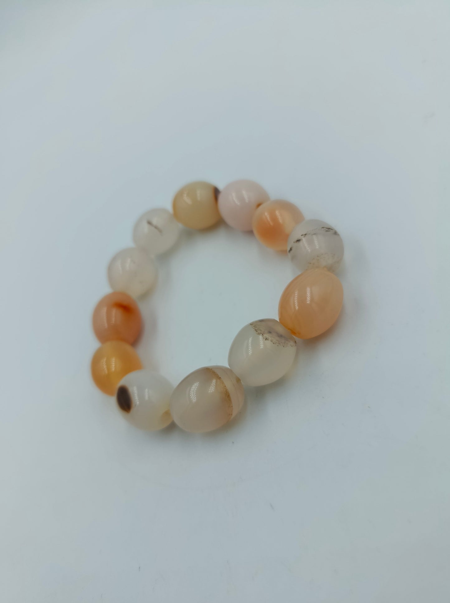 Perlen Armband elastisch: Dekorativ in Creme & Apricot