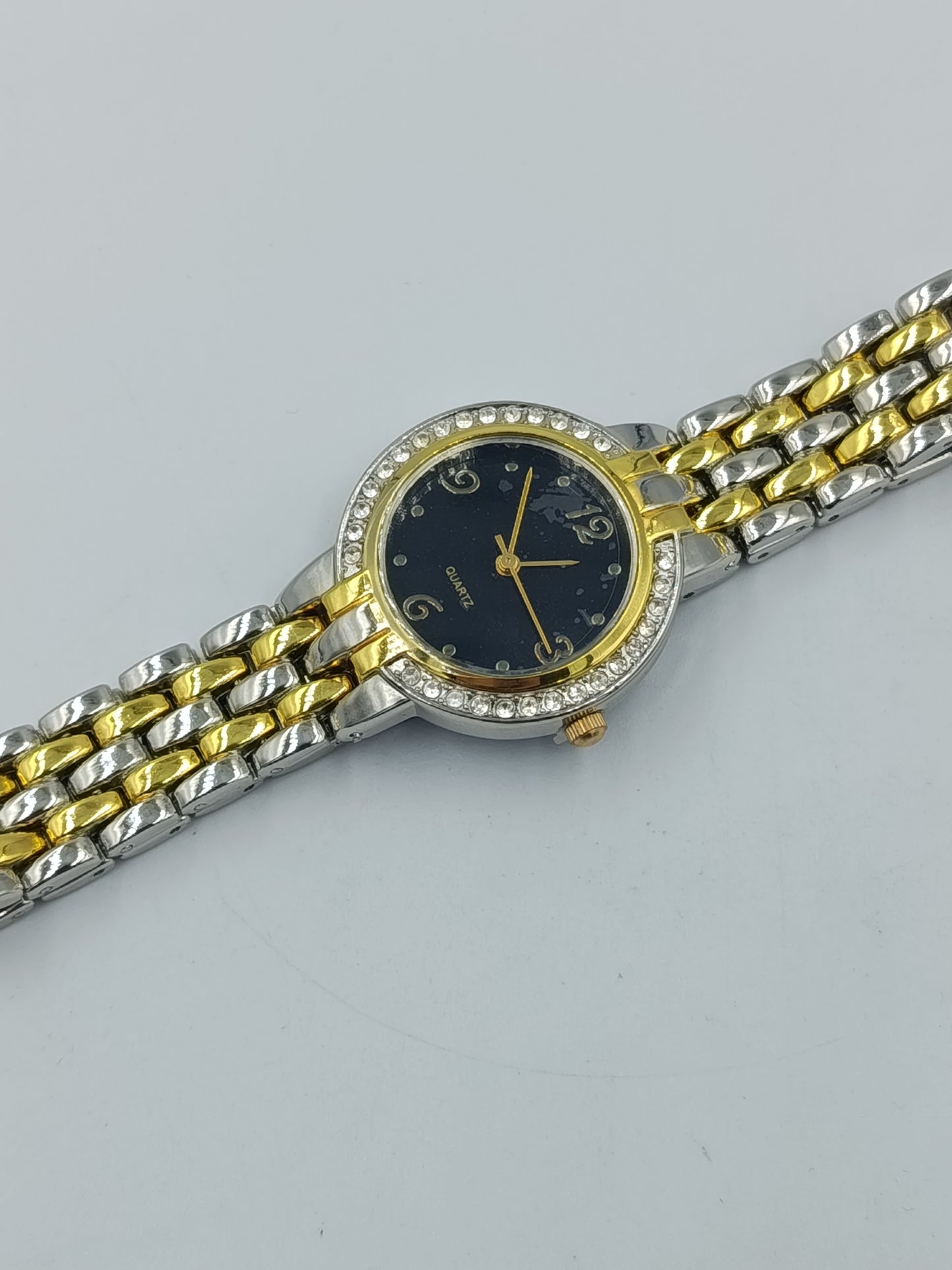 Elegante Bicolor-Damenuhr: Strass & Blaues Zifferblatt