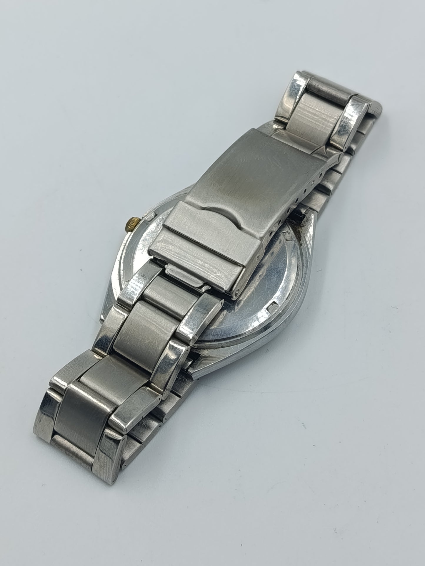 Klassische Citizen Quartz Damen Armbanduhr in Bicolor Optik mit Datumsanzeige