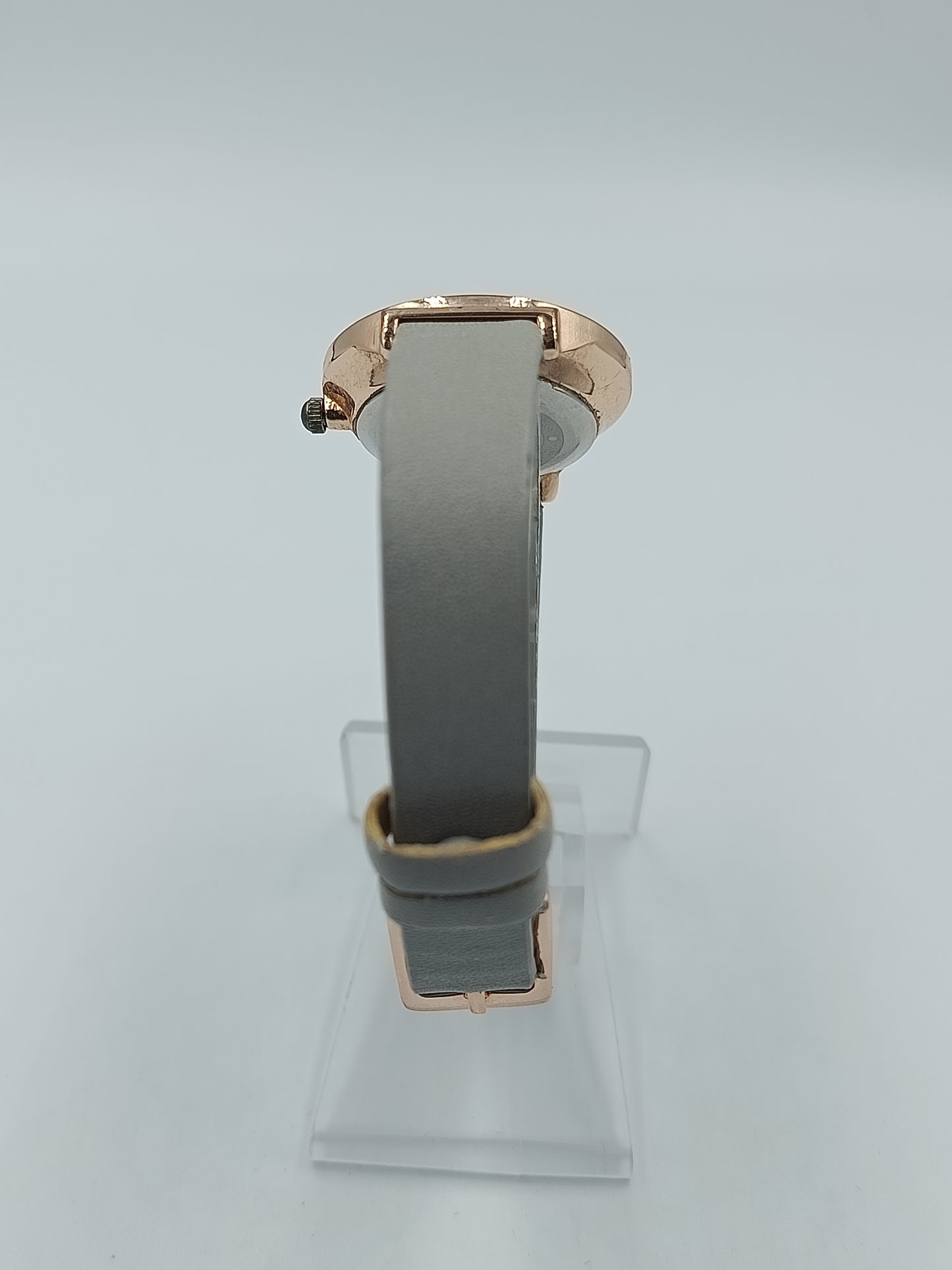 Elegante Damen Armbanduhr in Roségold Optik mit grauem Lederarmband
