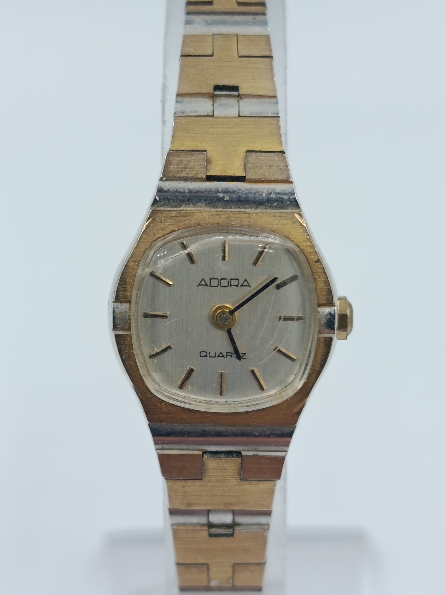 Adora Damen Armbanduhr in Bicolor Optik mit Metallarmband