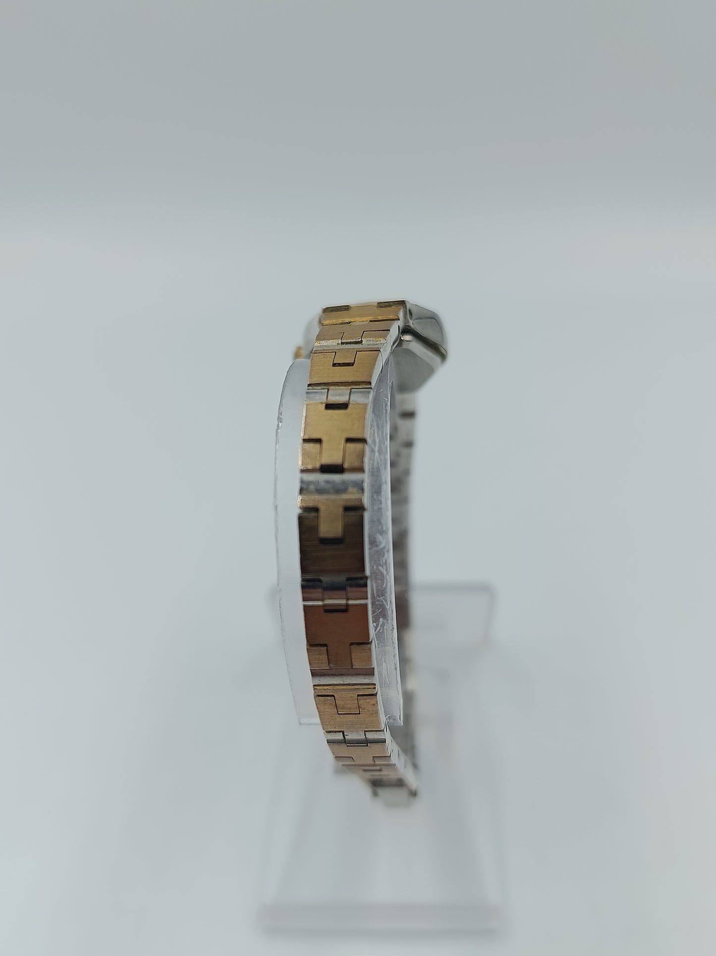 Adora Damen Armbanduhr in Bicolor Optik mit Metallarmband