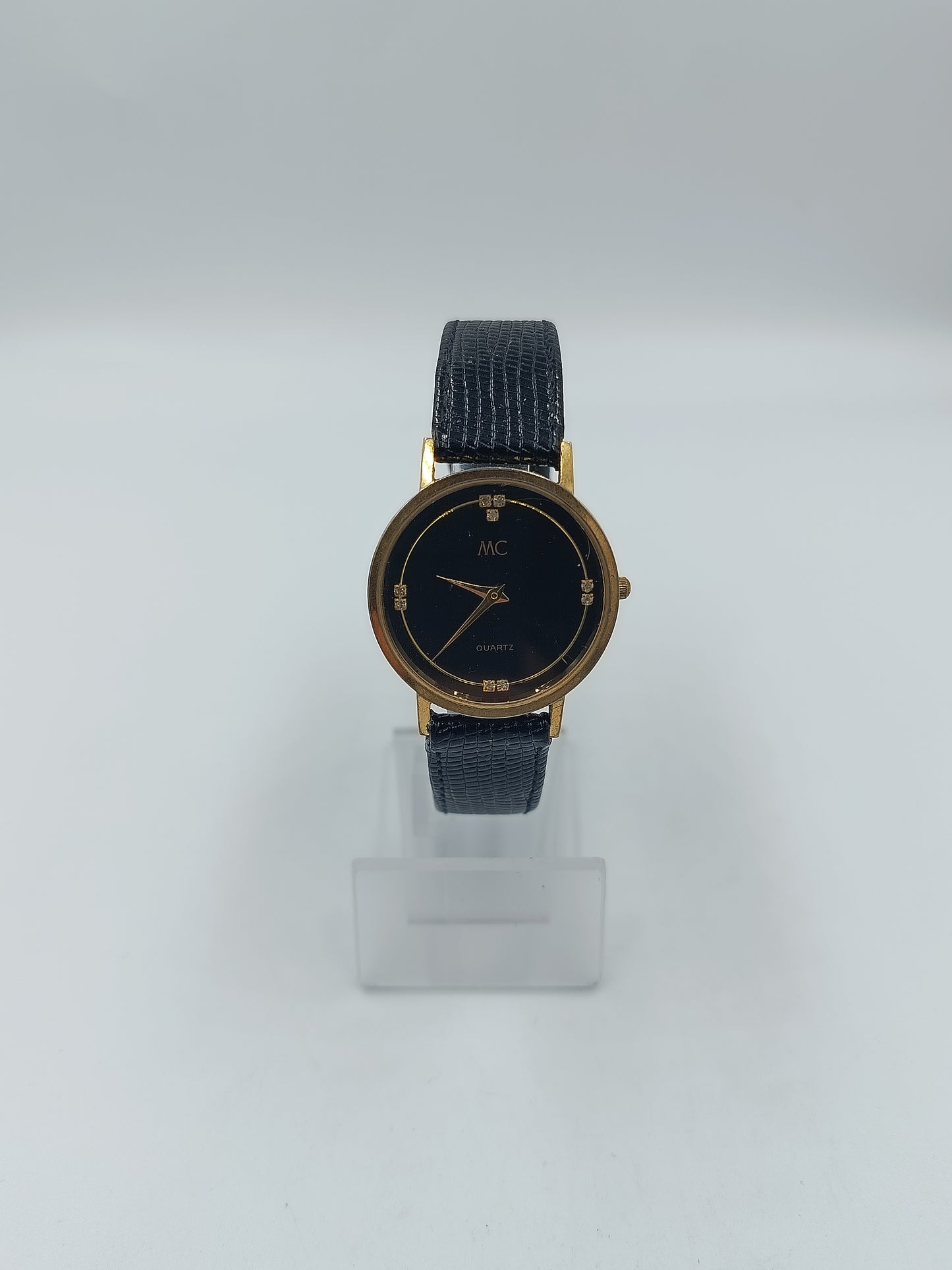 Elegante Damen Armbanduhr MC Quartz in Gold mit Strass Details