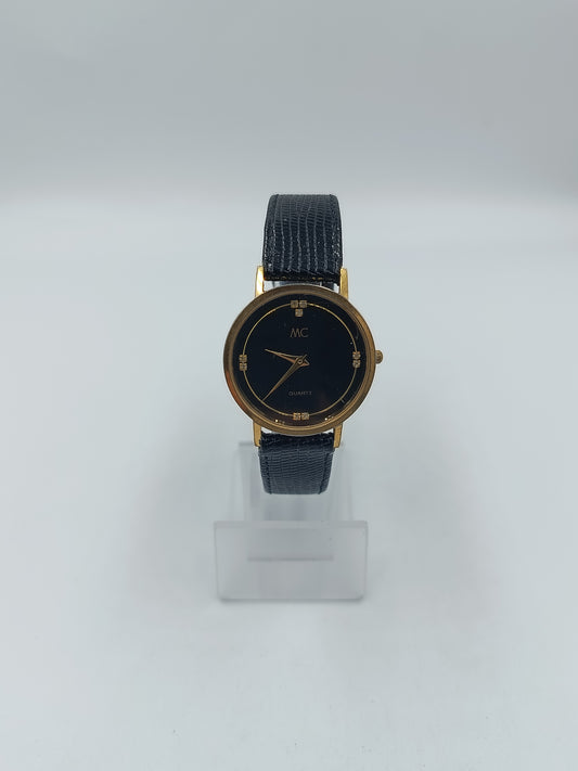 Elegante Damen Armbanduhr MC Quartz in Gold mit Strass Details