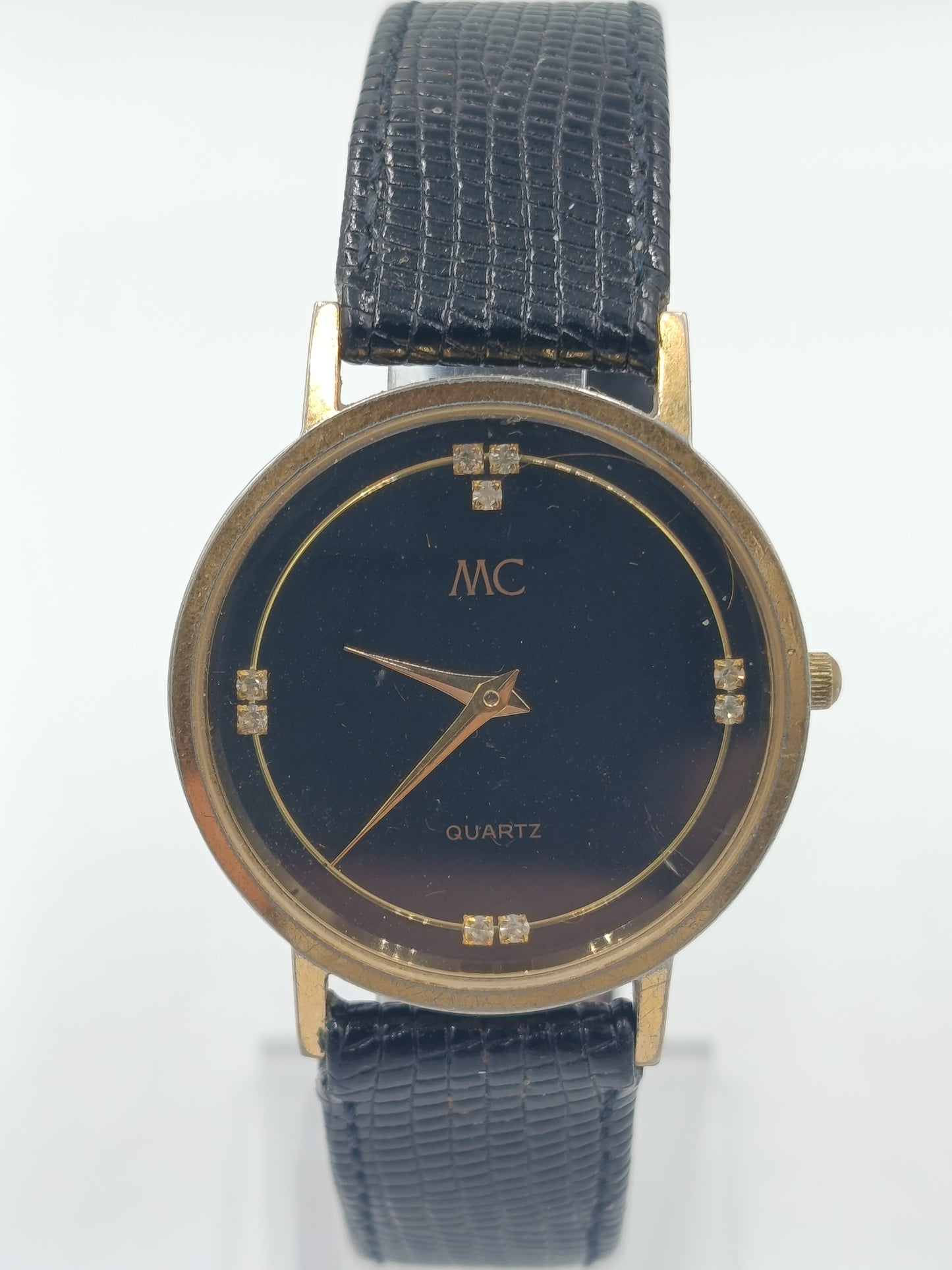 Elegante Damen Armbanduhr MC Quartz in Gold mit Strass Details