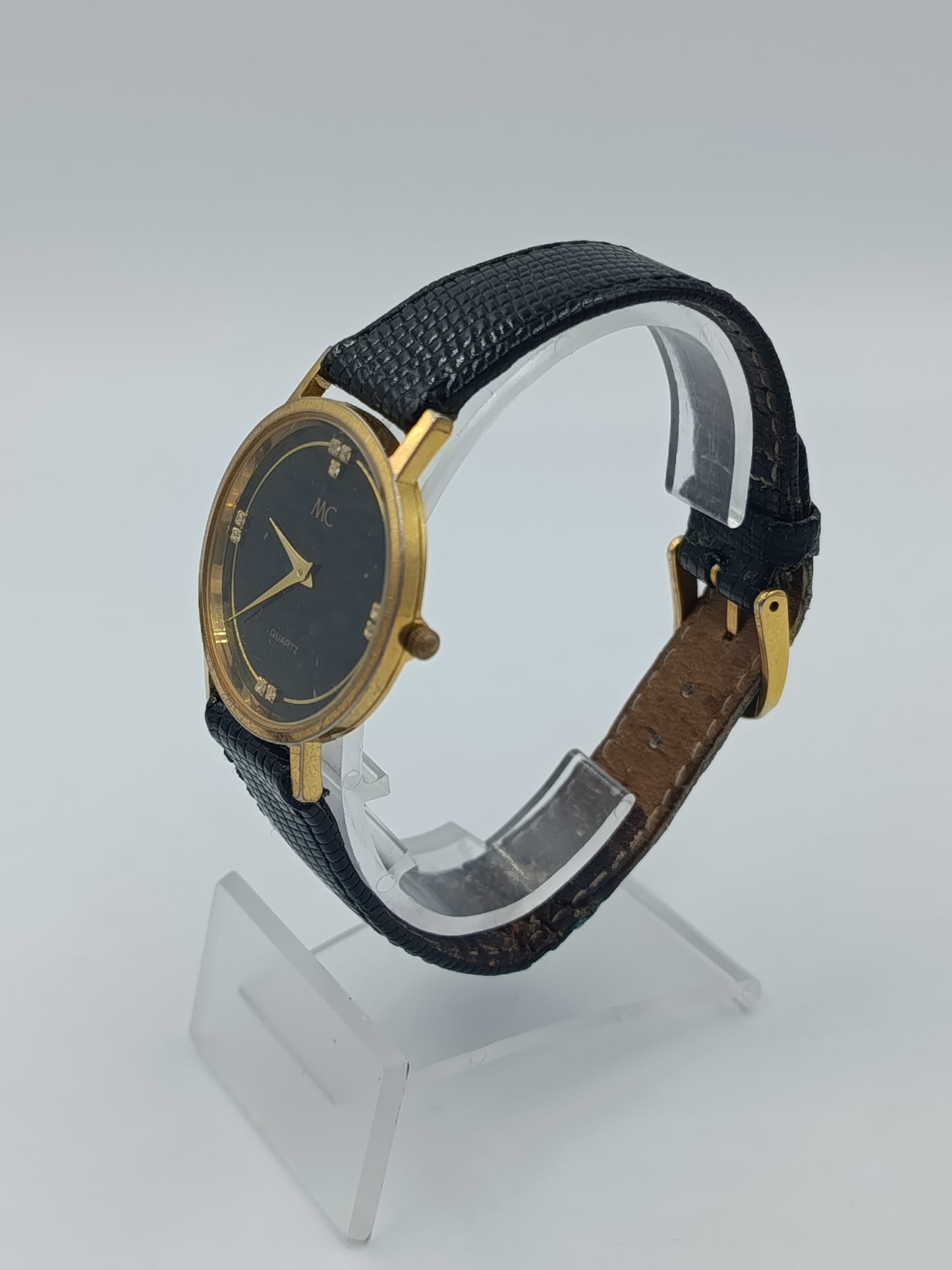 Elegante Damen Armbanduhr MC Quartz in Gold mit Strass Details