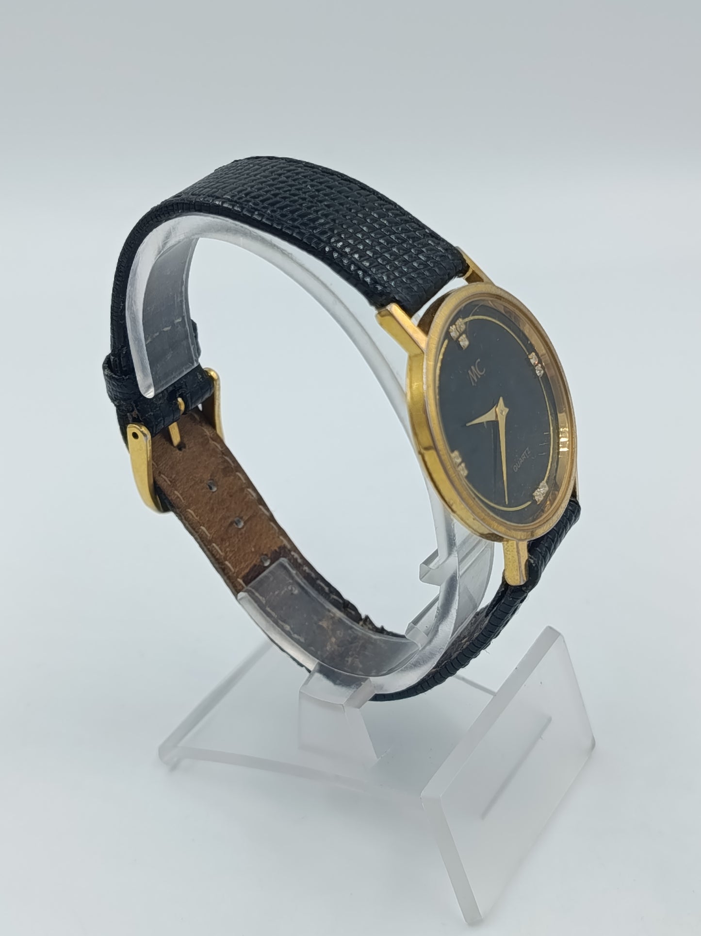 Elegante Damen Armbanduhr MC Quartz in Gold mit Strass Details