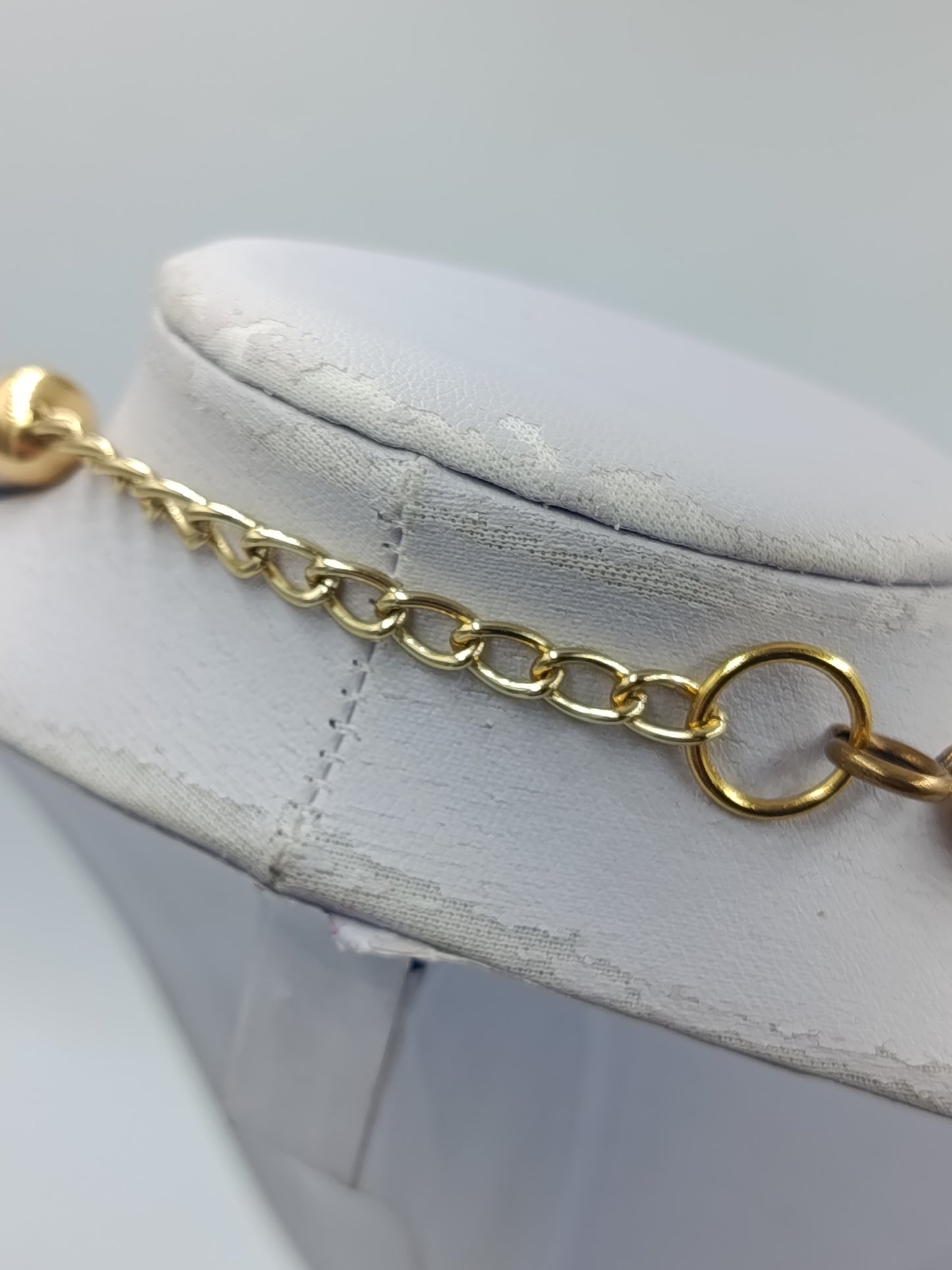 Ausdrucksstarke Lederkette – Mehrreihig in Schwarz-Braun & Metall