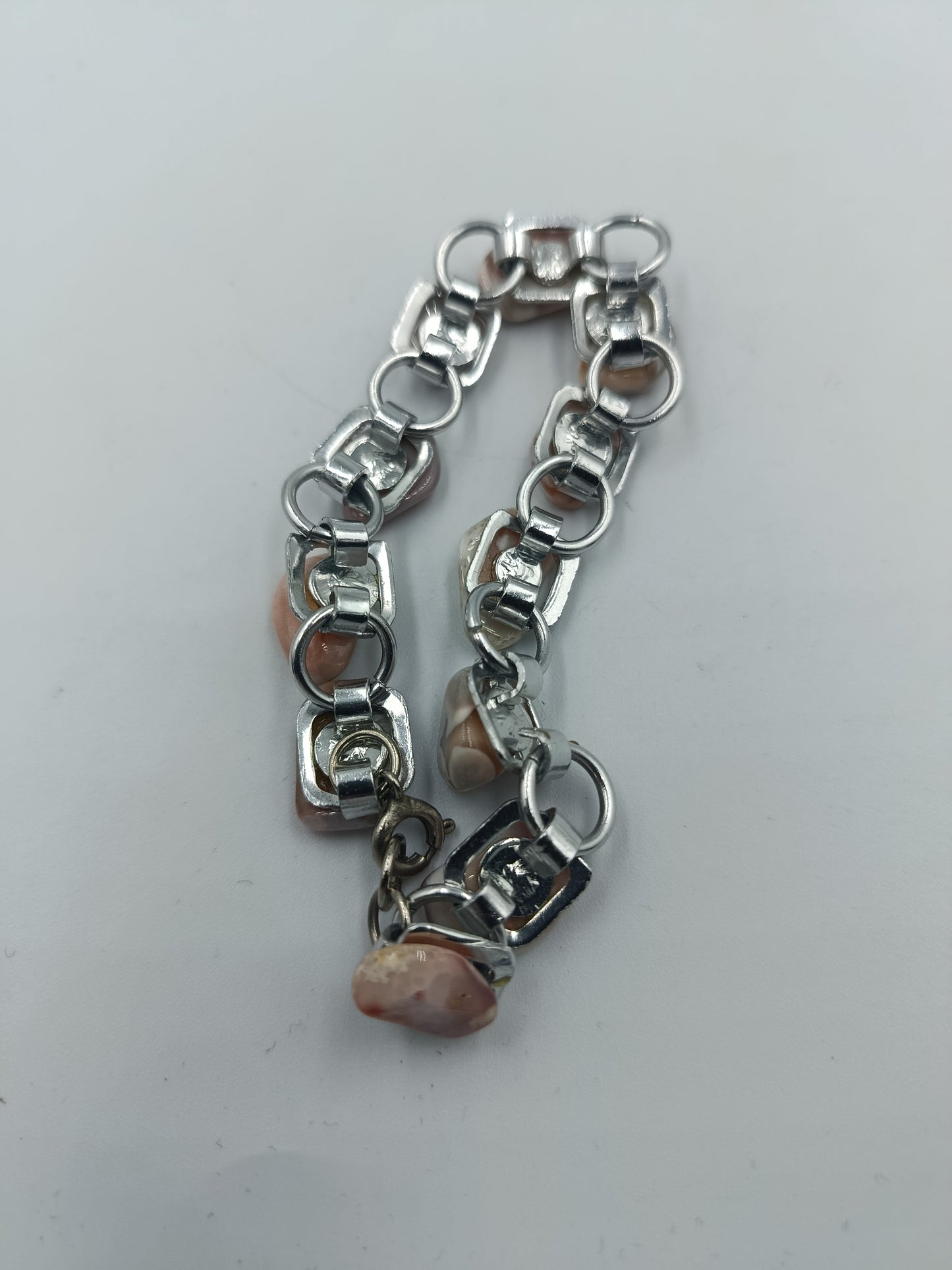 Elegantes Armband mit marmorierten Steinelementen in Rosé Creme Silberfarben