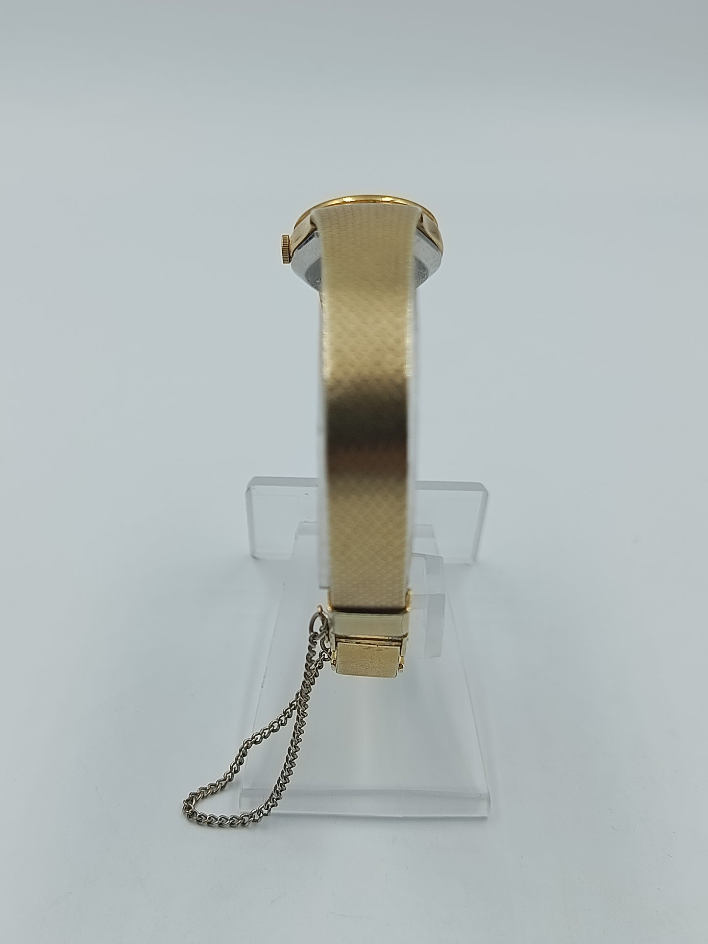Seiko Quartz Damenarmbanduhr mit goldfarbenem Gehäuse und feinem Milanaiseband