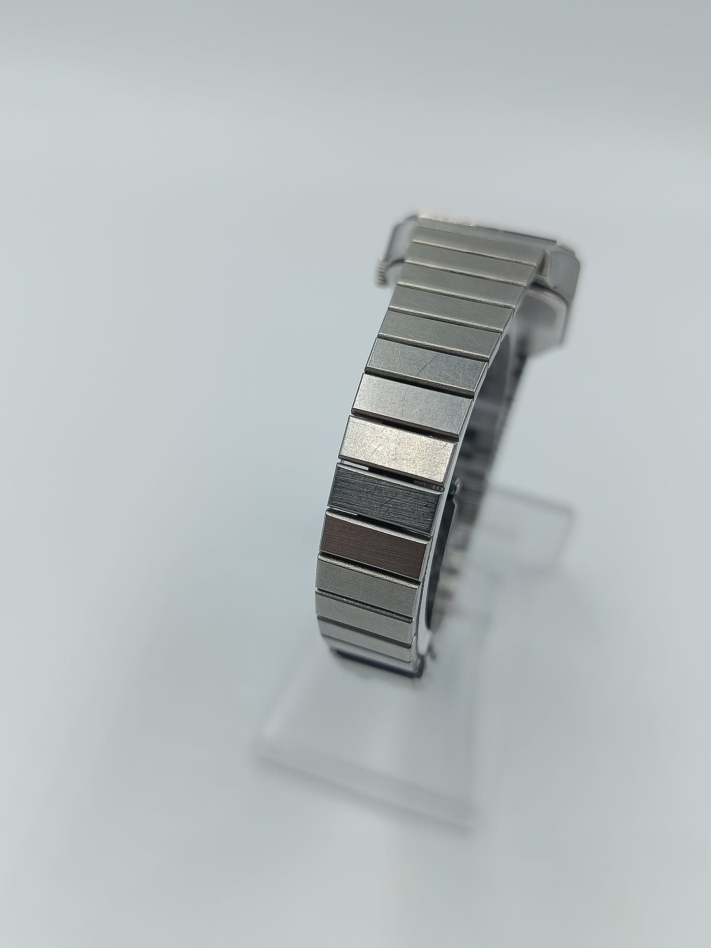 Seiko Quartz Damenarmbanduhr Silberfarben mit rechteckigem Gehäuse Defekt