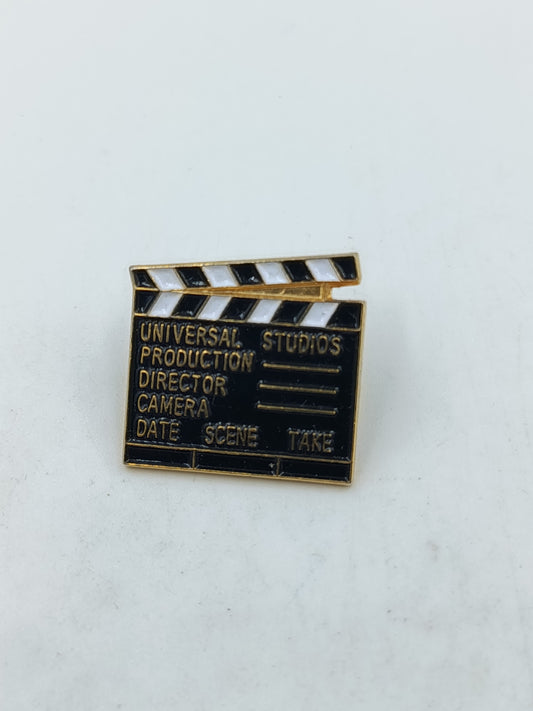 Vintage Universal Studios Filmklappe Emaille Pin Anstecker Hollywood Souvenir