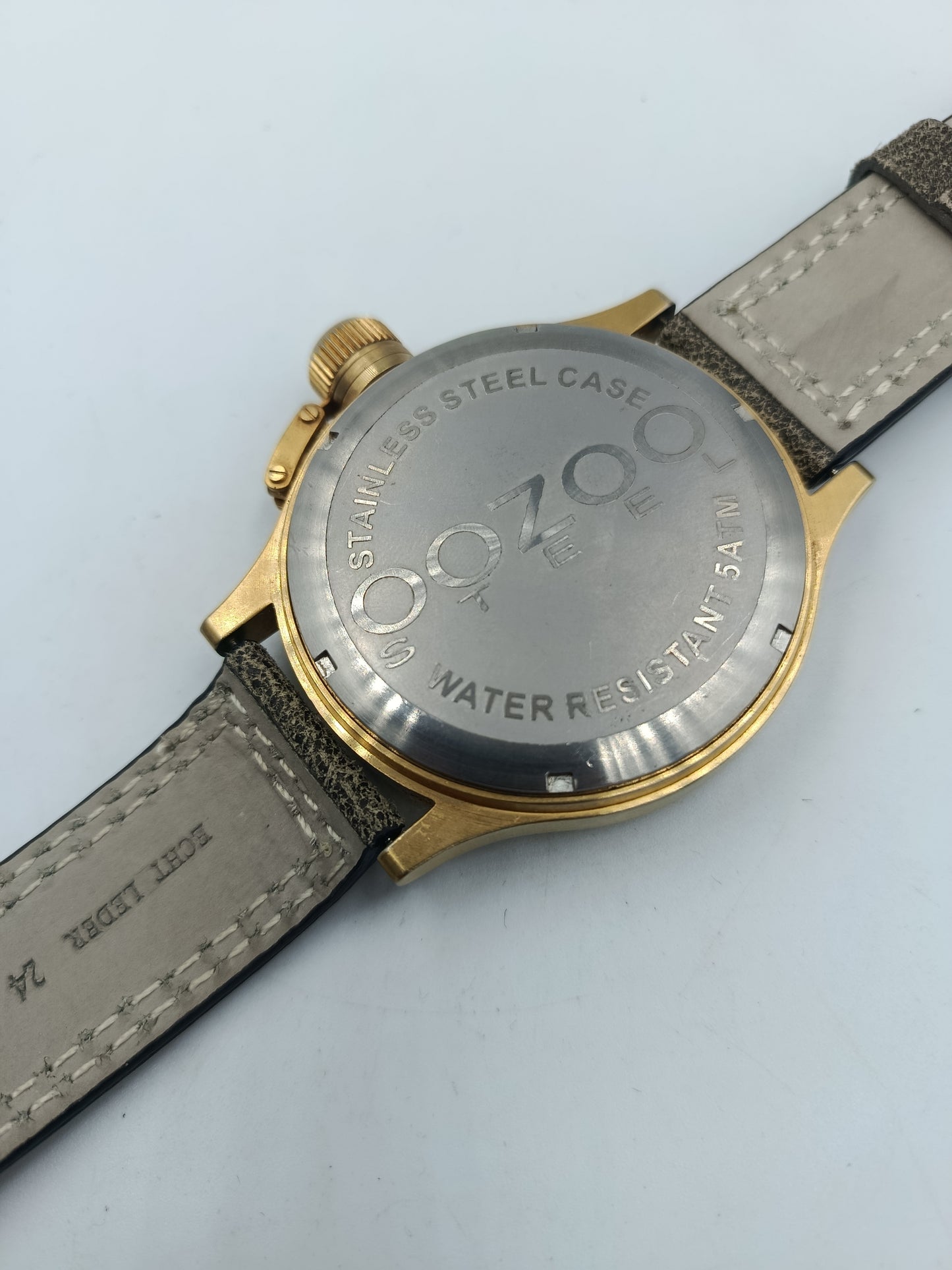 OOZOO Steel Armbanduhr Goldfarben Lederarmband Datum Herren Uhr Defekt