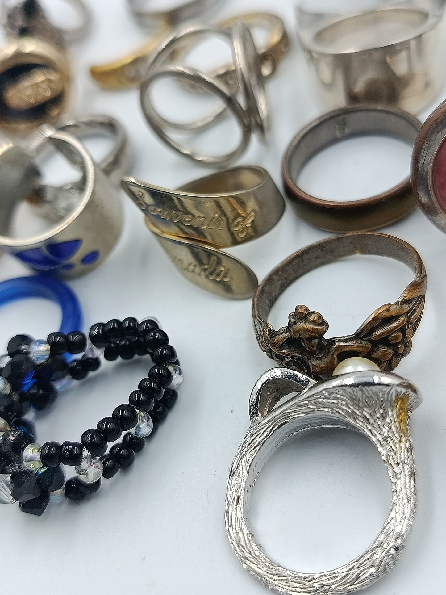 Großes Ringe Konvolut mit verschiedenen Damenringen in unterschiedlichen Designs