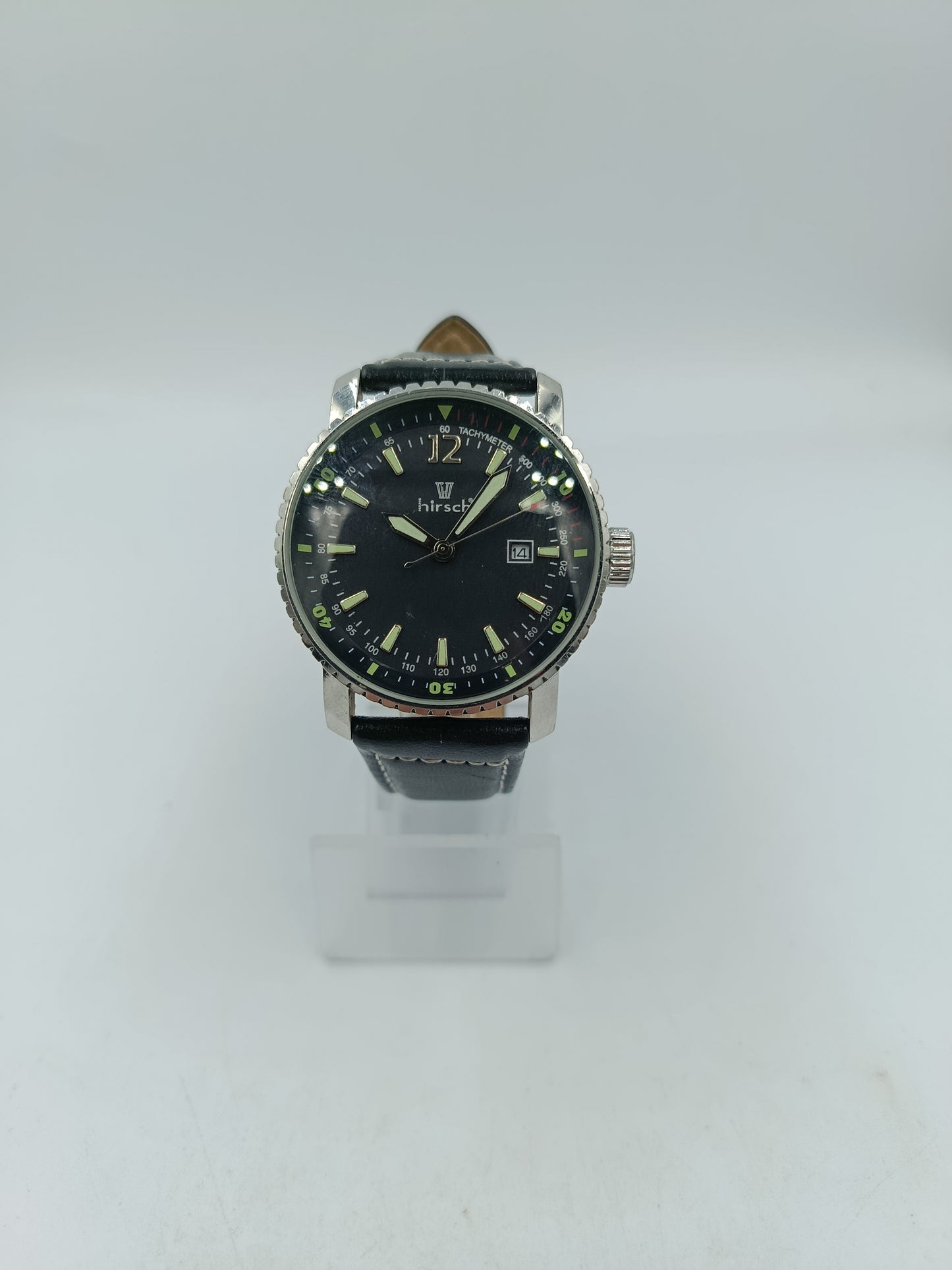 Hirsch Herren Uhr Tachymeter Datum Quarz Edelstahl Lederarmband Sport