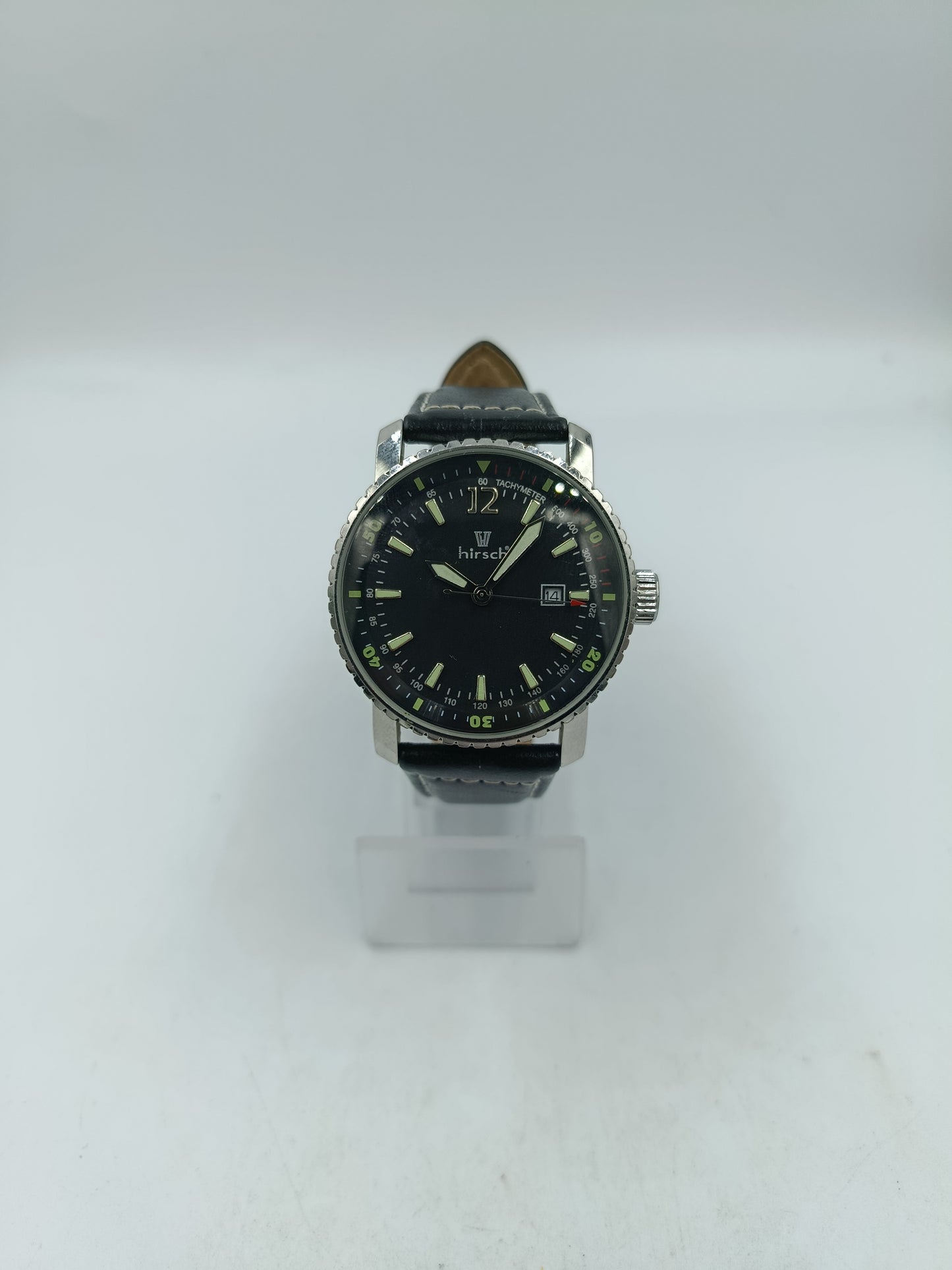 Hirsch Herren Uhr Tachymeter Datum Quarz Edelstahl Lederarmband Sport