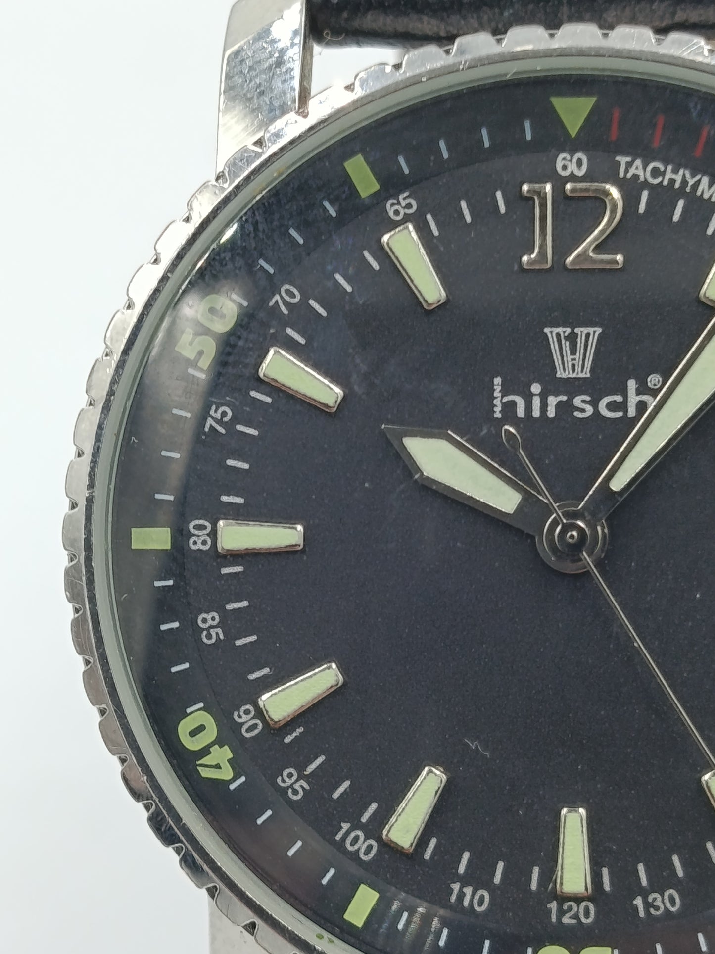 Hirsch Herren Uhr Tachymeter Datum Quarz Edelstahl Lederarmband Sport