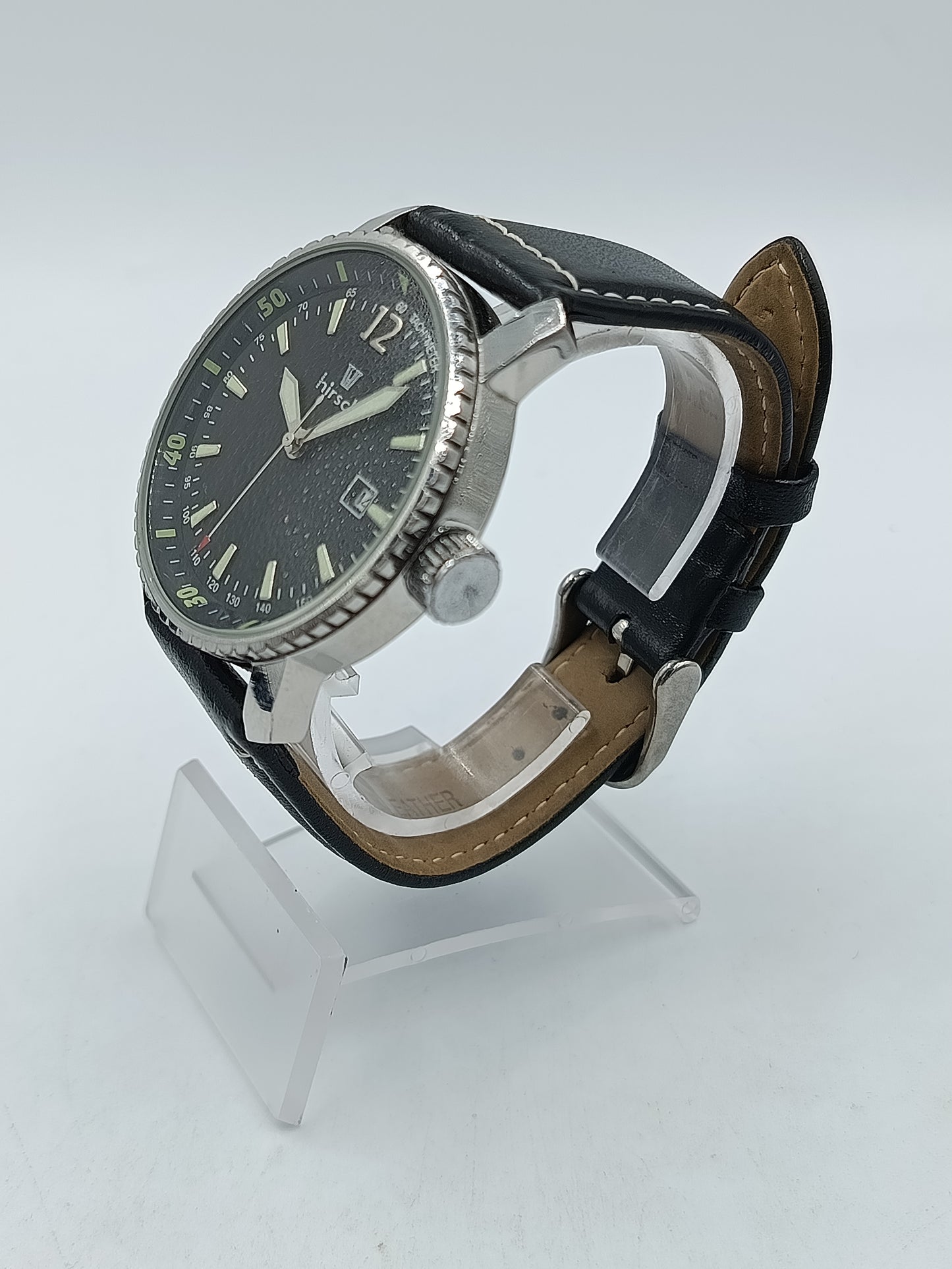 Hirsch Herren Uhr Tachymeter Datum Quarz Edelstahl Lederarmband Sport