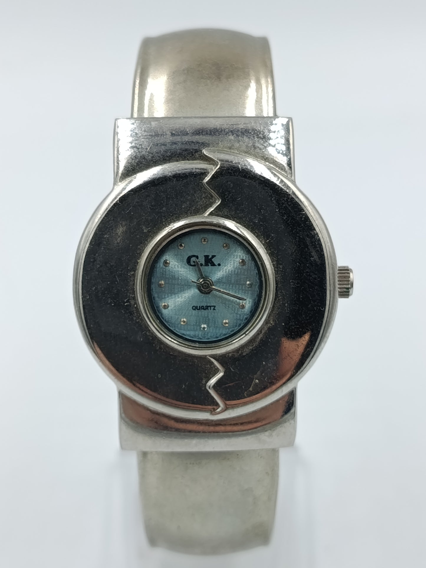 G.K. Damen Armreif Uhr Silber Blau Quarz Designuhr verstellbar