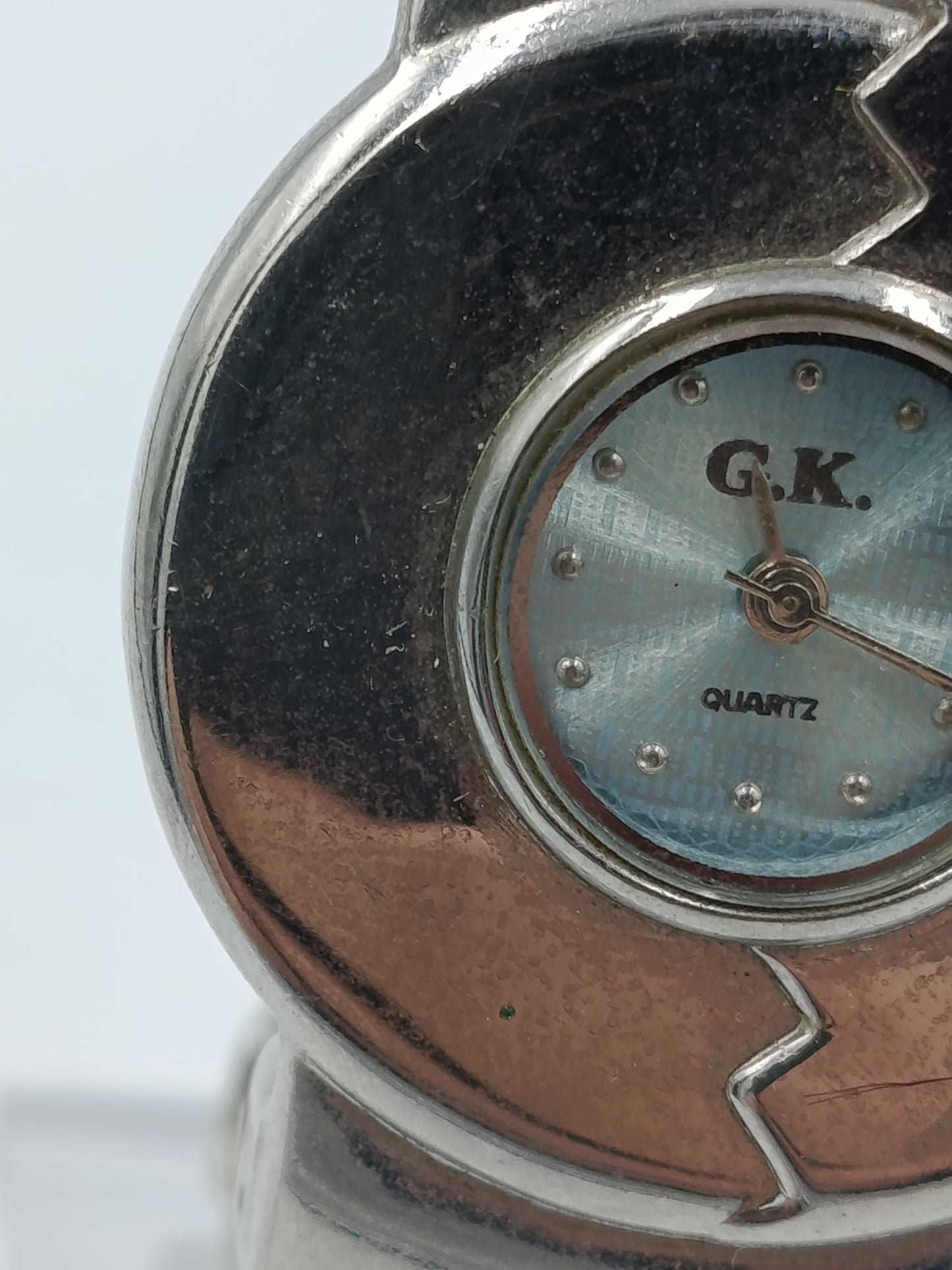 G.K. Damen Armreif Uhr Silber Blau Quarz Designuhr verstellbar