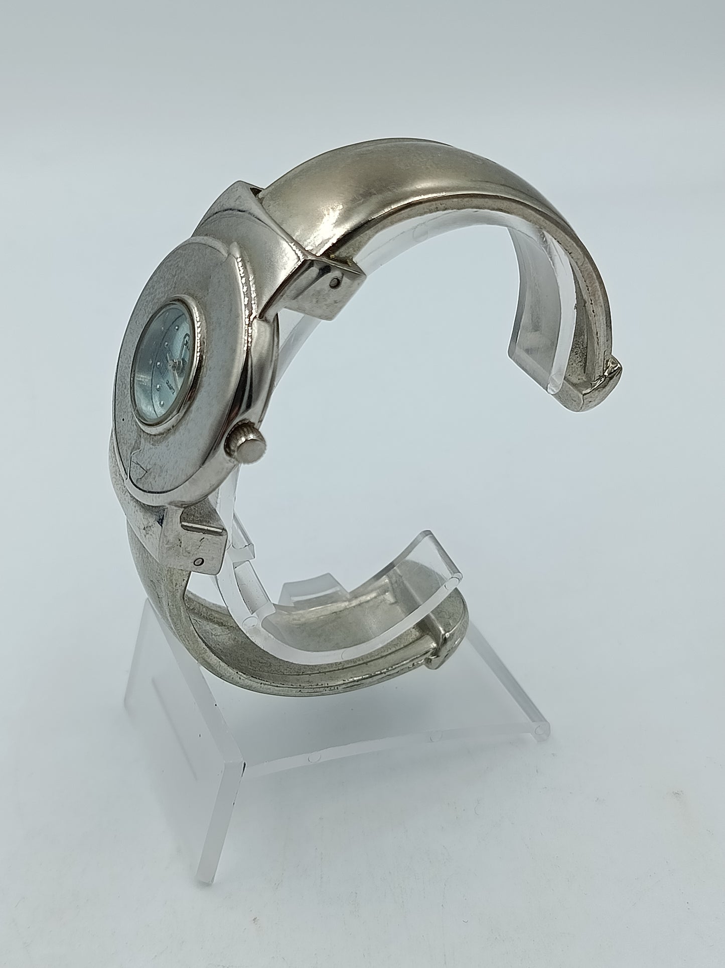 G.K. Damen Armreif Uhr Silber Blau Quarz Designuhr verstellbar