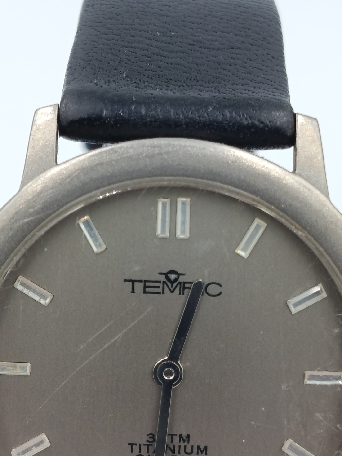 TEMPTIC Herren Uhr Titan 3ATM Quarz Armbanduhr schwarz schlicht