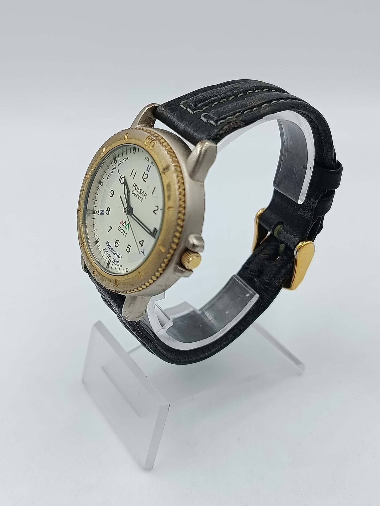 Pulsar Herren Uhr 50M Quarz Datum Vintage Outdoor Emergency Dial