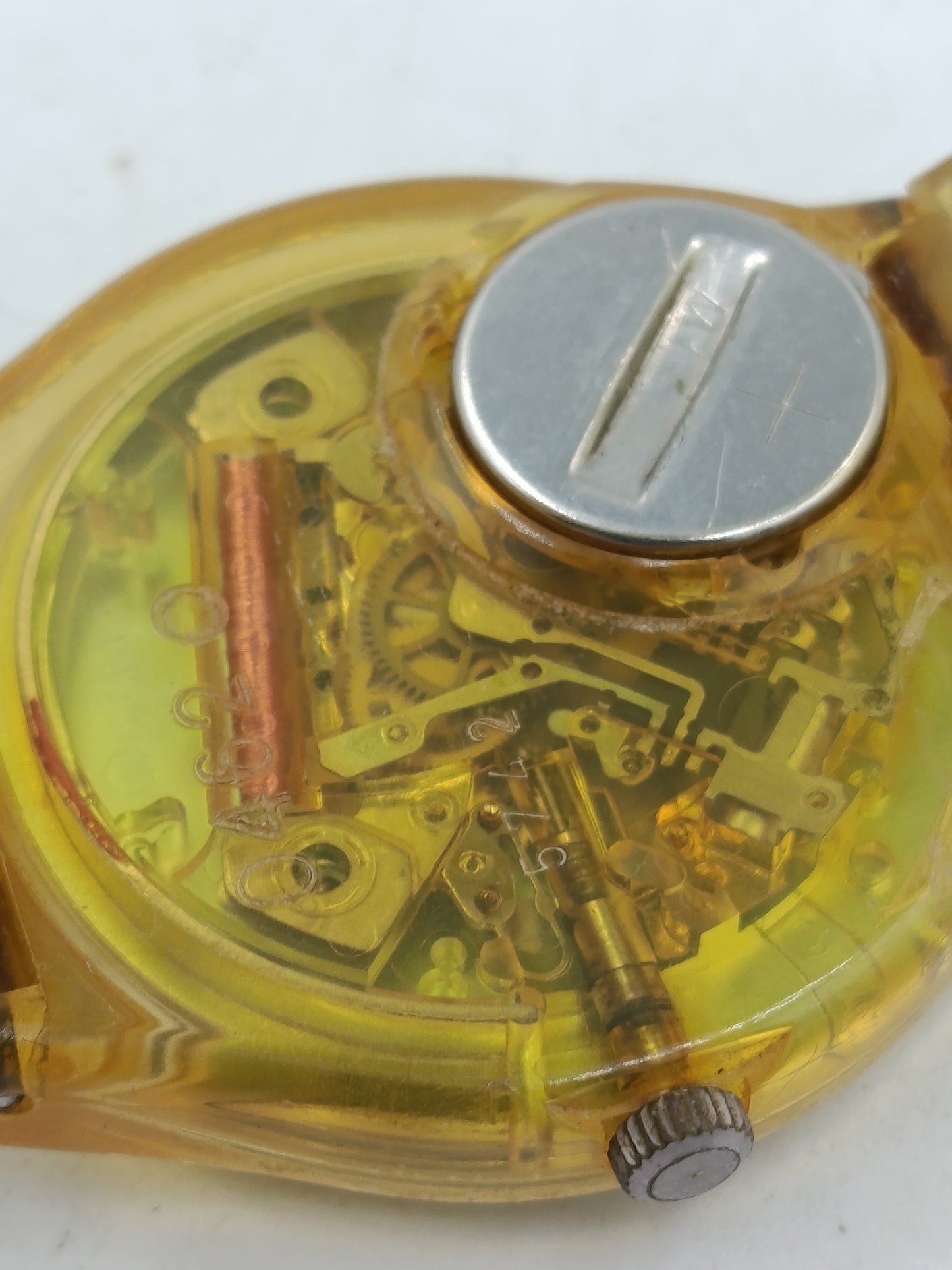 Swatch Uhr nine Vintage Swiss Made Gelb Transparent Kunst Design