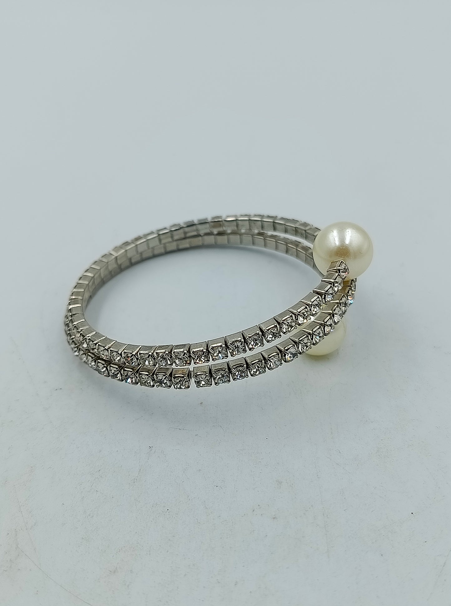 Strass Armreif mit Perlen elastisch  verstellbar elegantes Armband