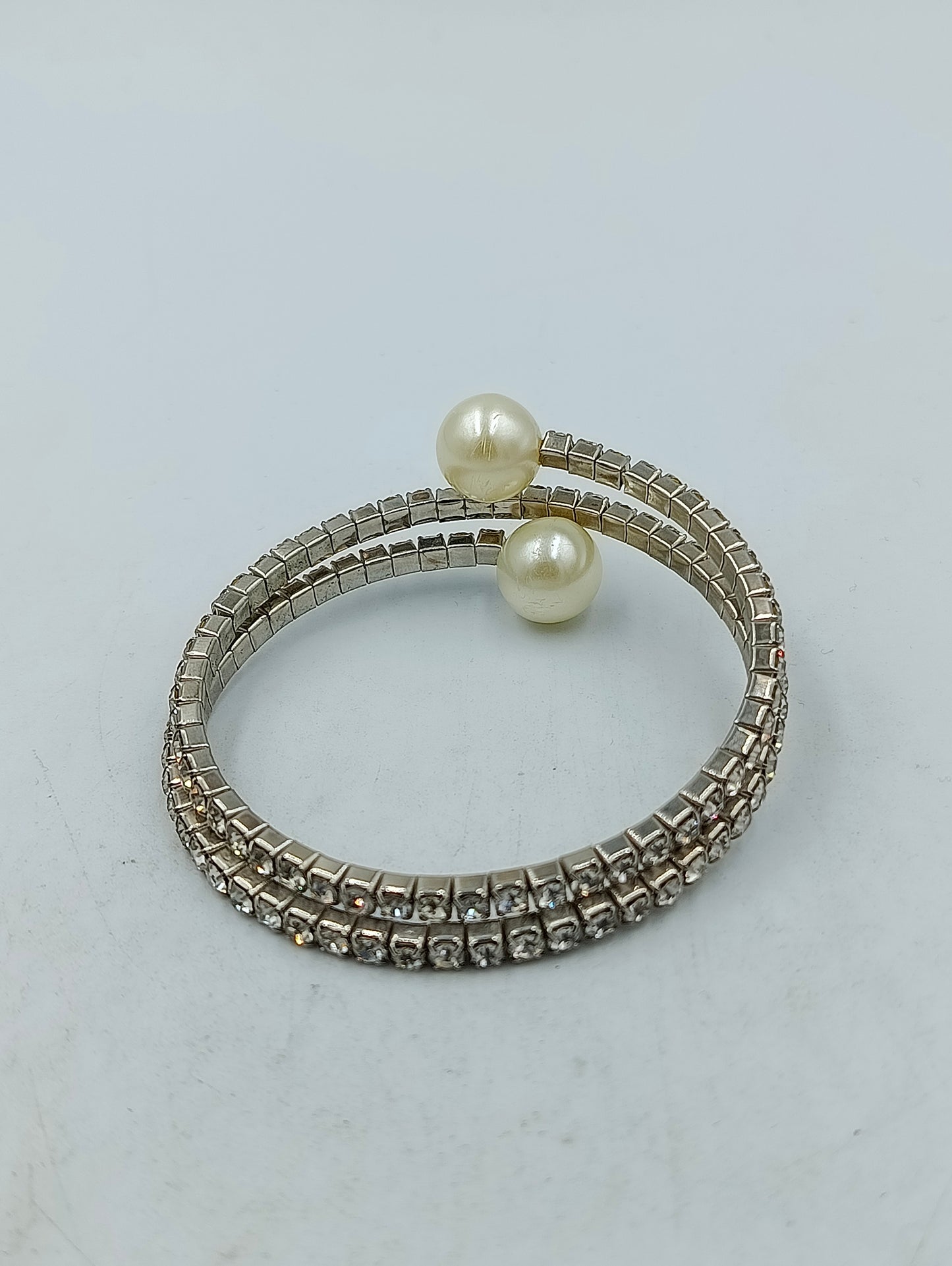 Strass Armreif mit Perlen elastisch  verstellbar elegantes Armband