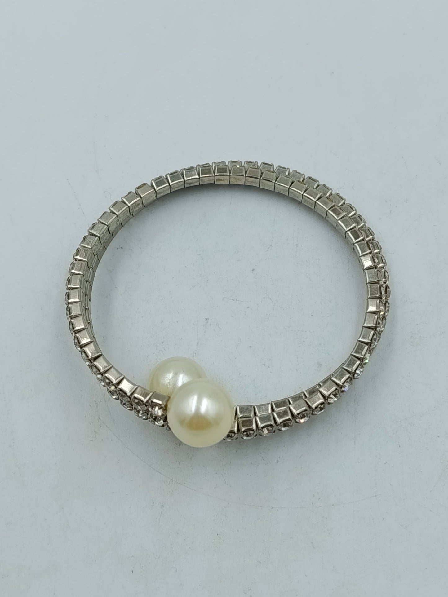 Strass Armreif mit Perlen elastisch  verstellbar elegantes Armband