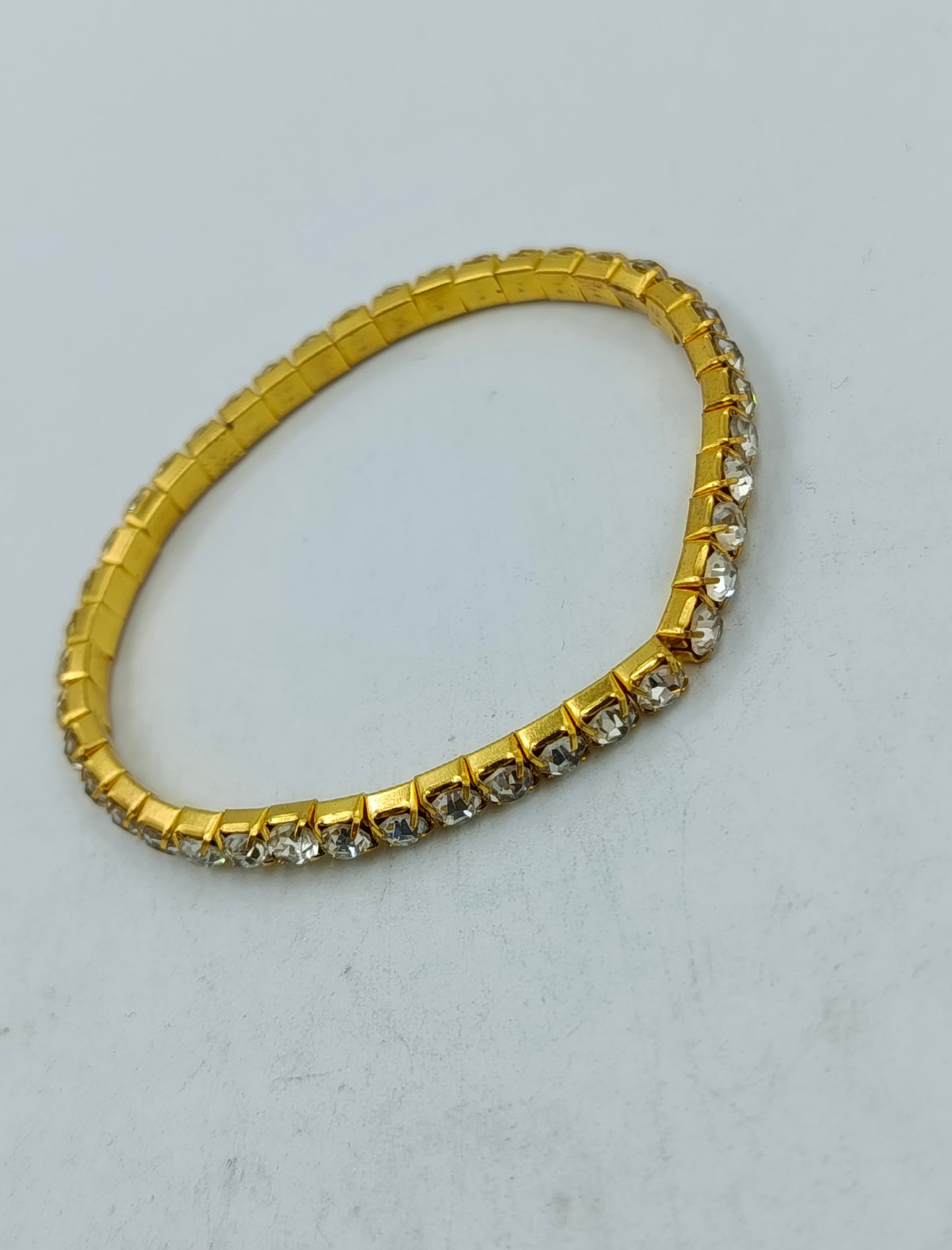 Goldfarbener Strass Armreif  elastisch  elegant Damen Armband
