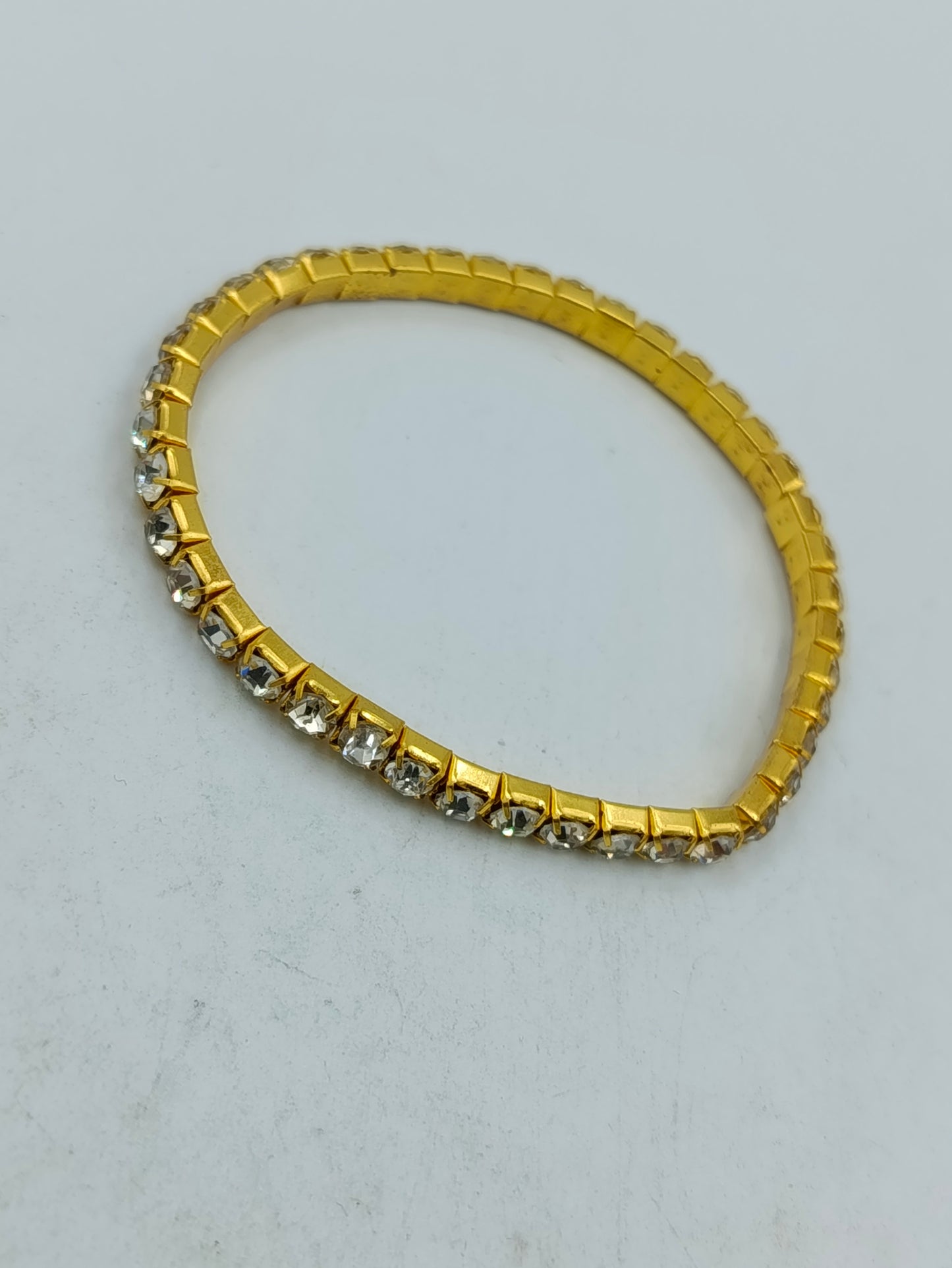 Goldfarbener Strass Armreif  elastisch  elegant Damen Armband
