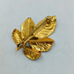 Vintage Brosche Blattmotiv  goldfarben mit grüner Patina