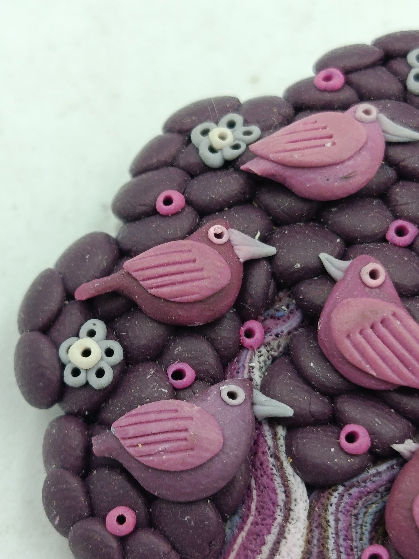 Handgefertigte Brosche Baum mit Vögeln Polymer Clay Unikat