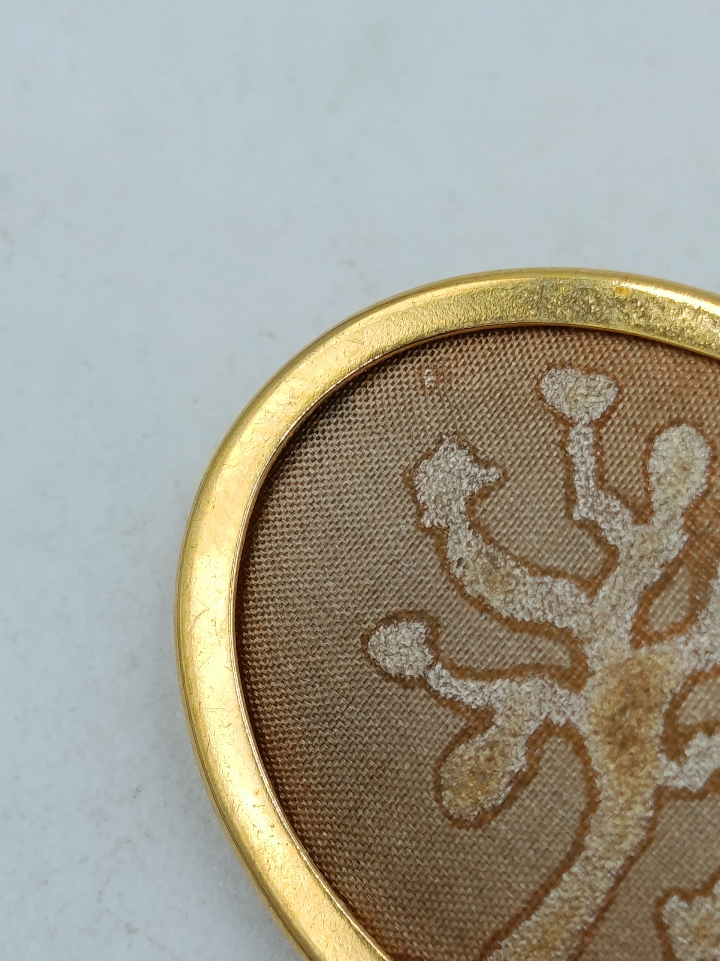 Vintage Brosche Baum Motiv Goldfarben Stoffeinlage Oval