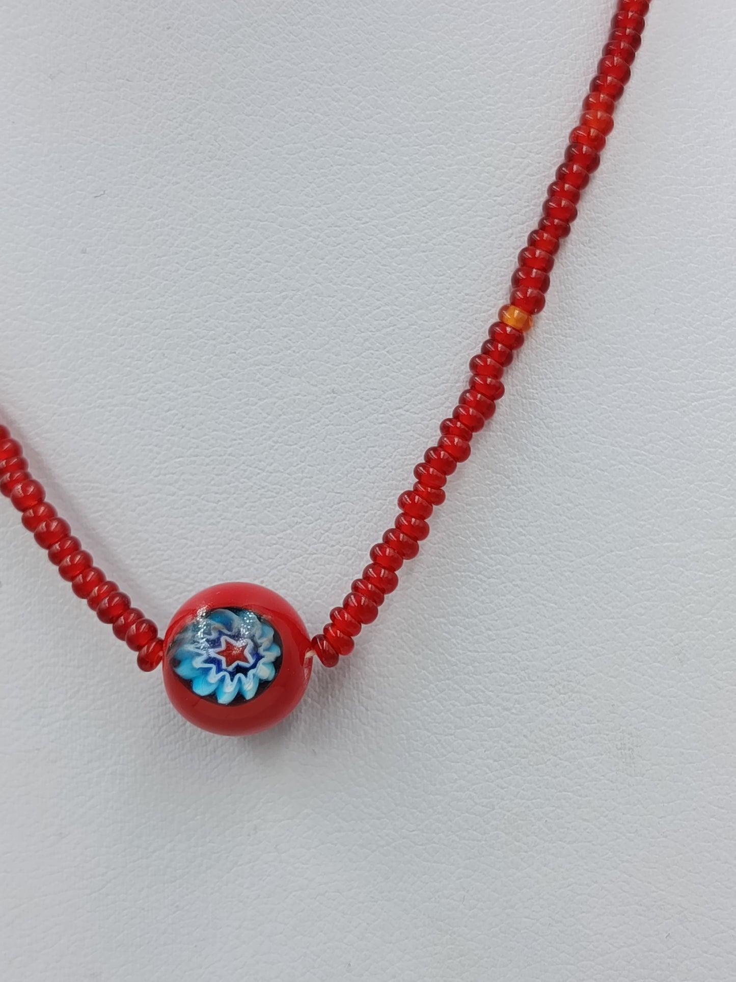 Feine Rote Glasperlenkette mit Millefiori Anhänger 40 cm
